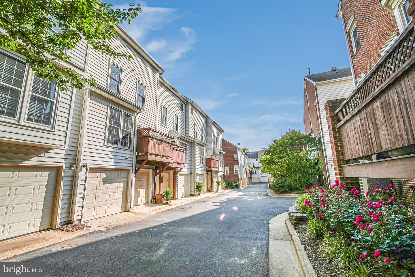 2426 N HAMPTON DR, ALEXANDRIA, Virginia 22311, 3 Bedrooms Bedrooms, ,2 BathroomsBathrooms,Residential,For sale,2426 N HAMPTON DR,VAAX2045838 MLS # VAAX2045838