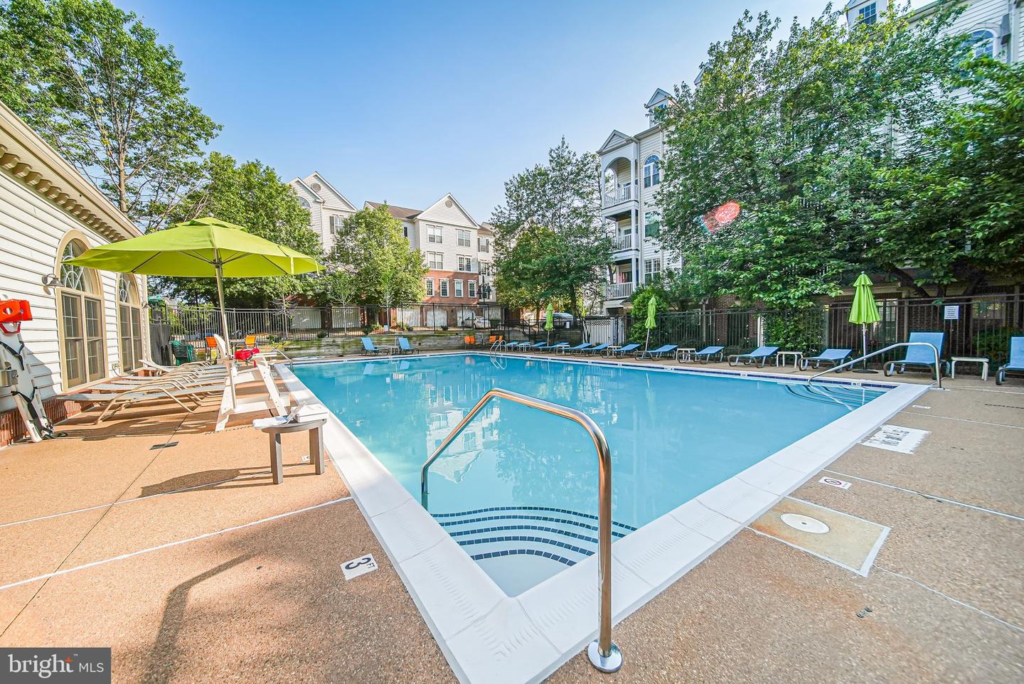 2426 N HAMPTON DR, ALEXANDRIA, Virginia 22311, 3 Bedrooms Bedrooms, ,2 BathroomsBathrooms,Residential,For sale,2426 N HAMPTON DR,VAAX2045838 MLS # VAAX2045838