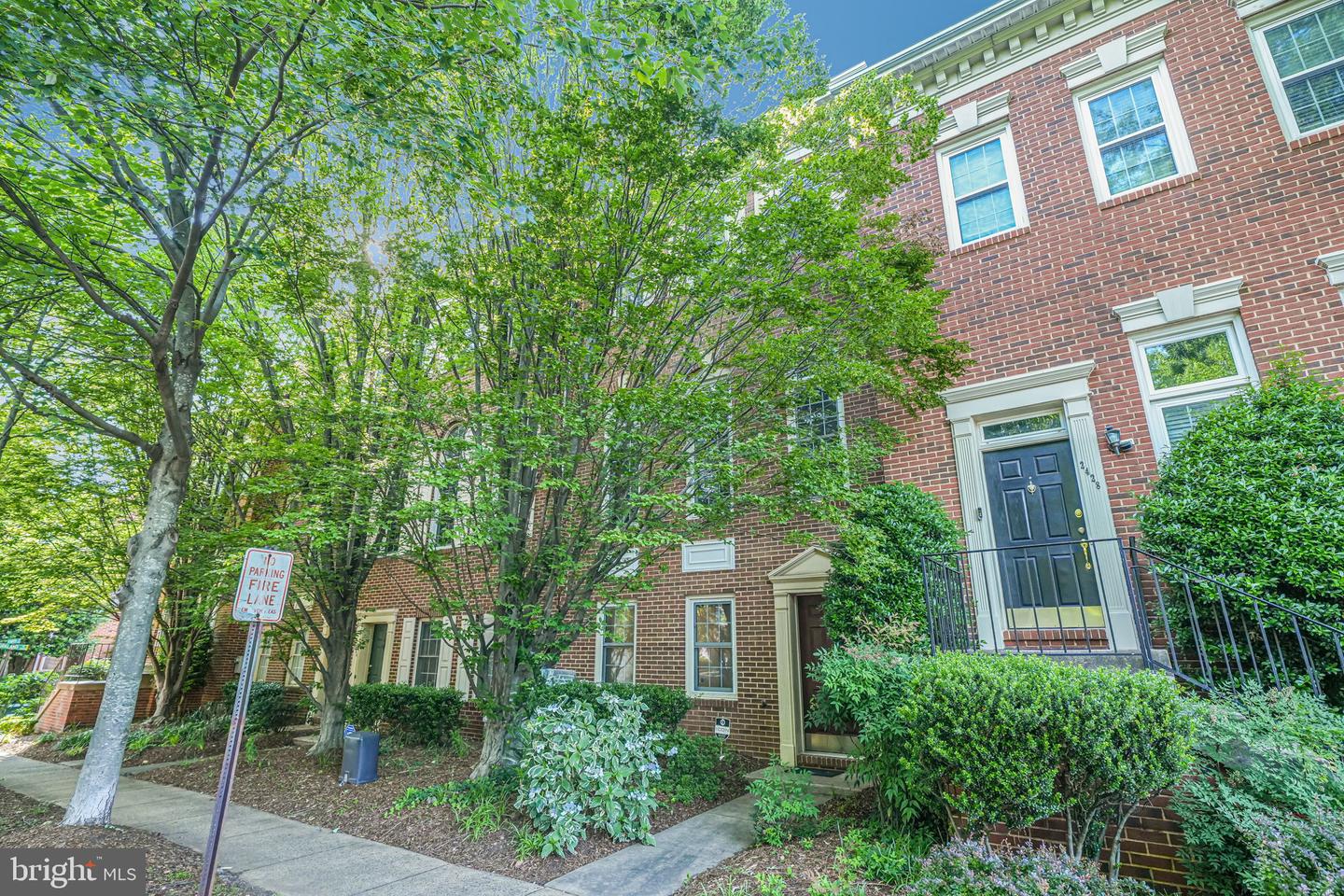 2426 N HAMPTON DR, ALEXANDRIA, Virginia 22311, 3 Bedrooms Bedrooms, ,2 BathroomsBathrooms,Residential,For sale,2426 N HAMPTON DR,VAAX2045838 MLS # VAAX2045838