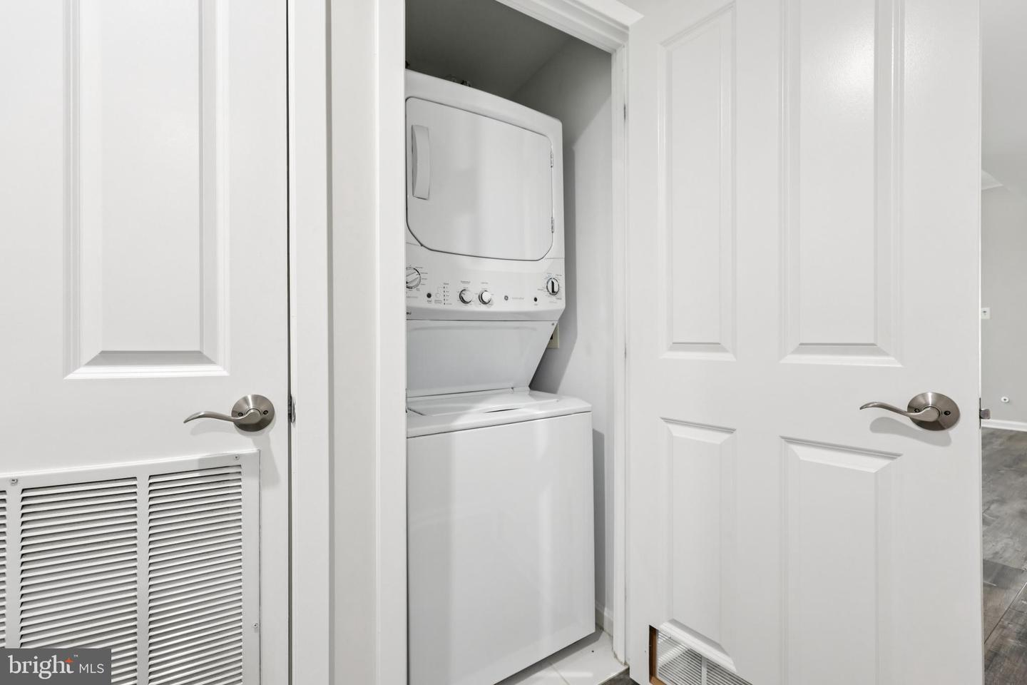 4480 MARKET COMMONS DR #416, FAIRFAX, Virginia 22033, 2 Bedrooms Bedrooms, ,2 BathroomsBathrooms,Residential,For sale,4480 MARKET COMMONS DR #416,VAFX2243988 MLS # VAFX2243988