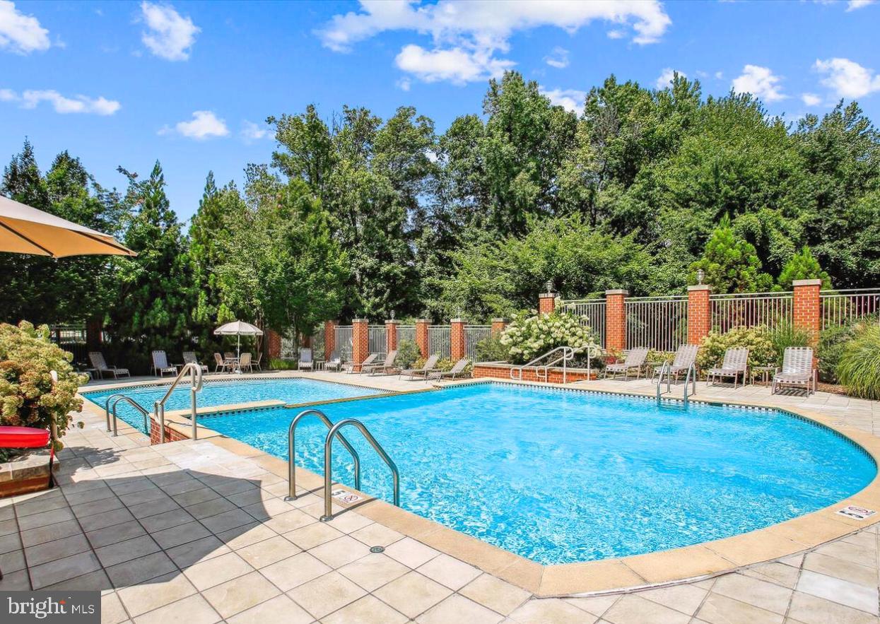 4480 MARKET COMMONS DR #416, FAIRFAX, Virginia 22033, 2 Bedrooms Bedrooms, ,2 BathroomsBathrooms,Residential,For sale,4480 MARKET COMMONS DR #416,VAFX2243988 MLS # VAFX2243988
