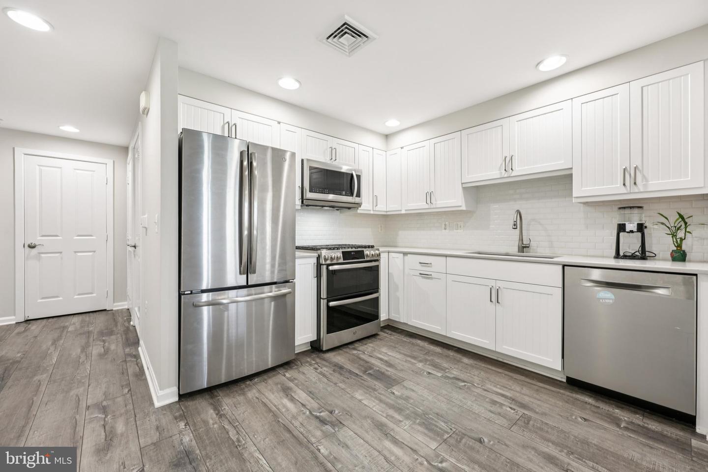 4480 MARKET COMMONS DR #416, FAIRFAX, Virginia 22033, 2 Bedrooms Bedrooms, ,2 BathroomsBathrooms,Residential,For sale,4480 MARKET COMMONS DR #416,VAFX2243988 MLS # VAFX2243988