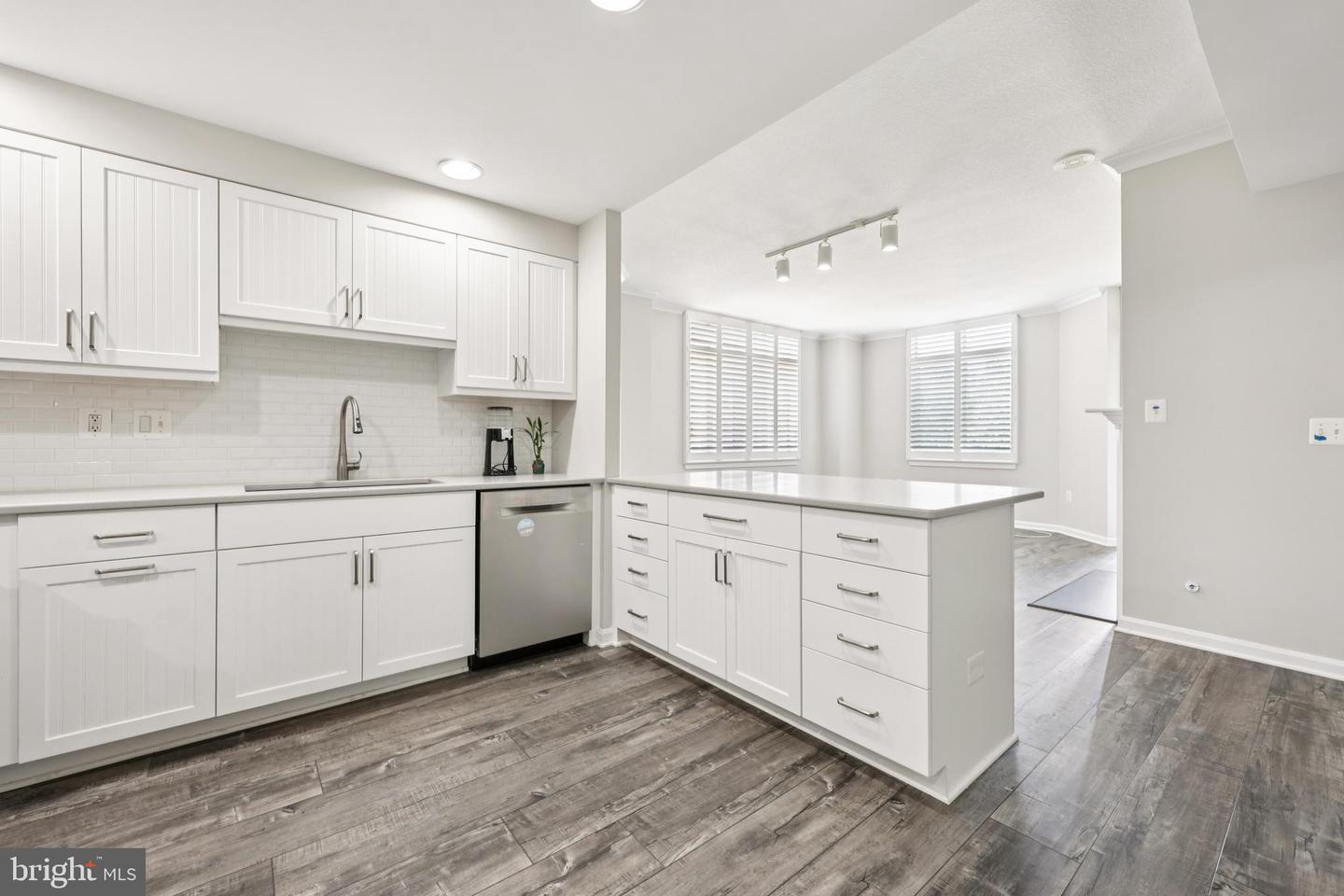 4480 MARKET COMMONS DR #416, FAIRFAX, Virginia 22033, 2 Bedrooms Bedrooms, ,2 BathroomsBathrooms,Residential,For sale,4480 MARKET COMMONS DR #416,VAFX2243988 MLS # VAFX2243988