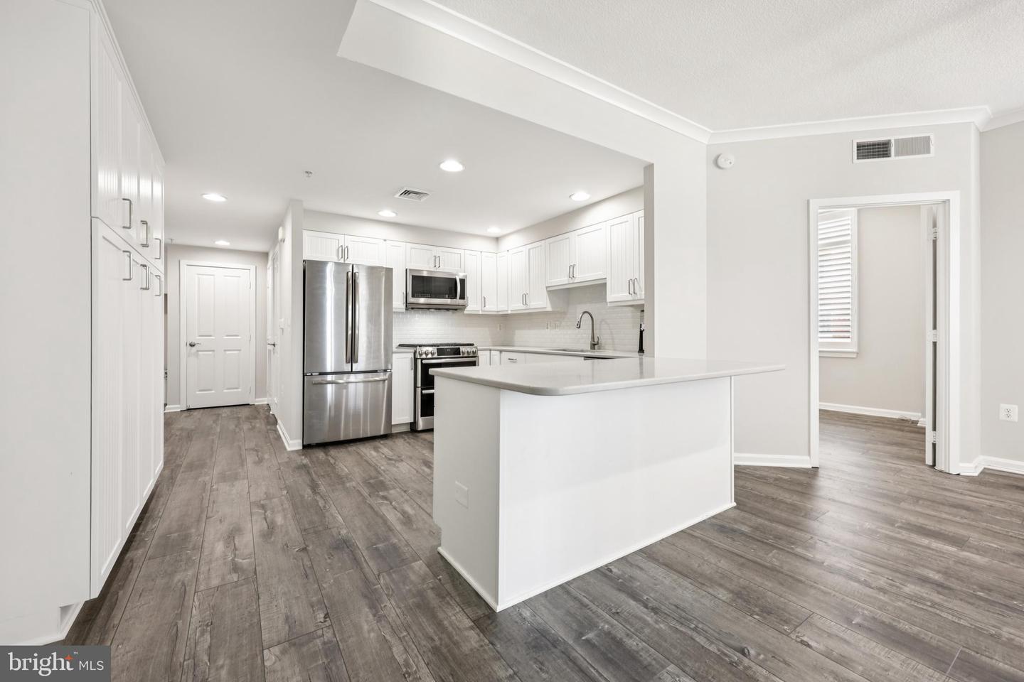 4480 MARKET COMMONS DR #416, FAIRFAX, Virginia 22033, 2 Bedrooms Bedrooms, ,2 BathroomsBathrooms,Residential,For sale,4480 MARKET COMMONS DR #416,VAFX2243988 MLS # VAFX2243988