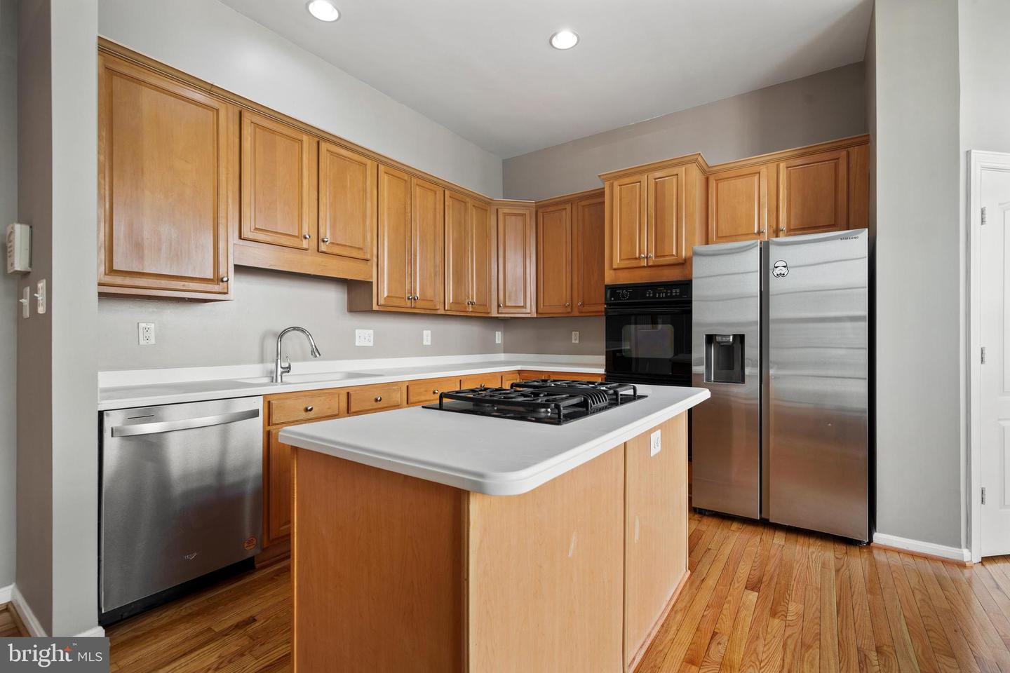 2825 LAURA GAE CIR, VIENNA, Virginia 22180, 3 Bedrooms Bedrooms, ,3 BathroomsBathrooms,Residential,For sale,2825 LAURA GAE CIR,VAFX2244048 MLS # VAFX2244048