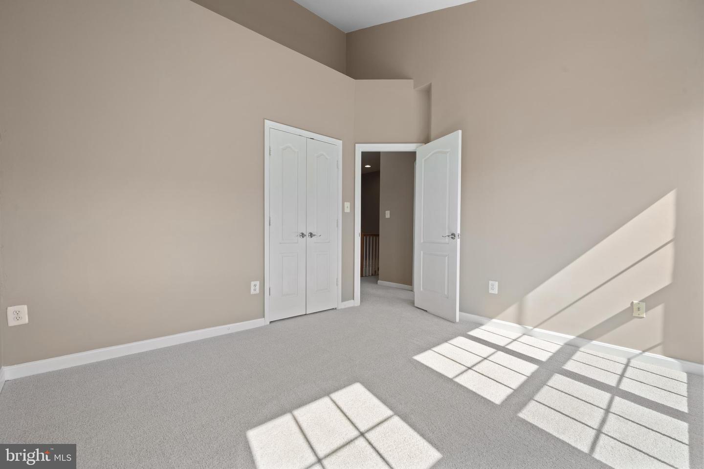 2825 LAURA GAE CIR, VIENNA, Virginia 22180, 3 Bedrooms Bedrooms, ,3 BathroomsBathrooms,Residential,For sale,2825 LAURA GAE CIR,VAFX2244048 MLS # VAFX2244048
