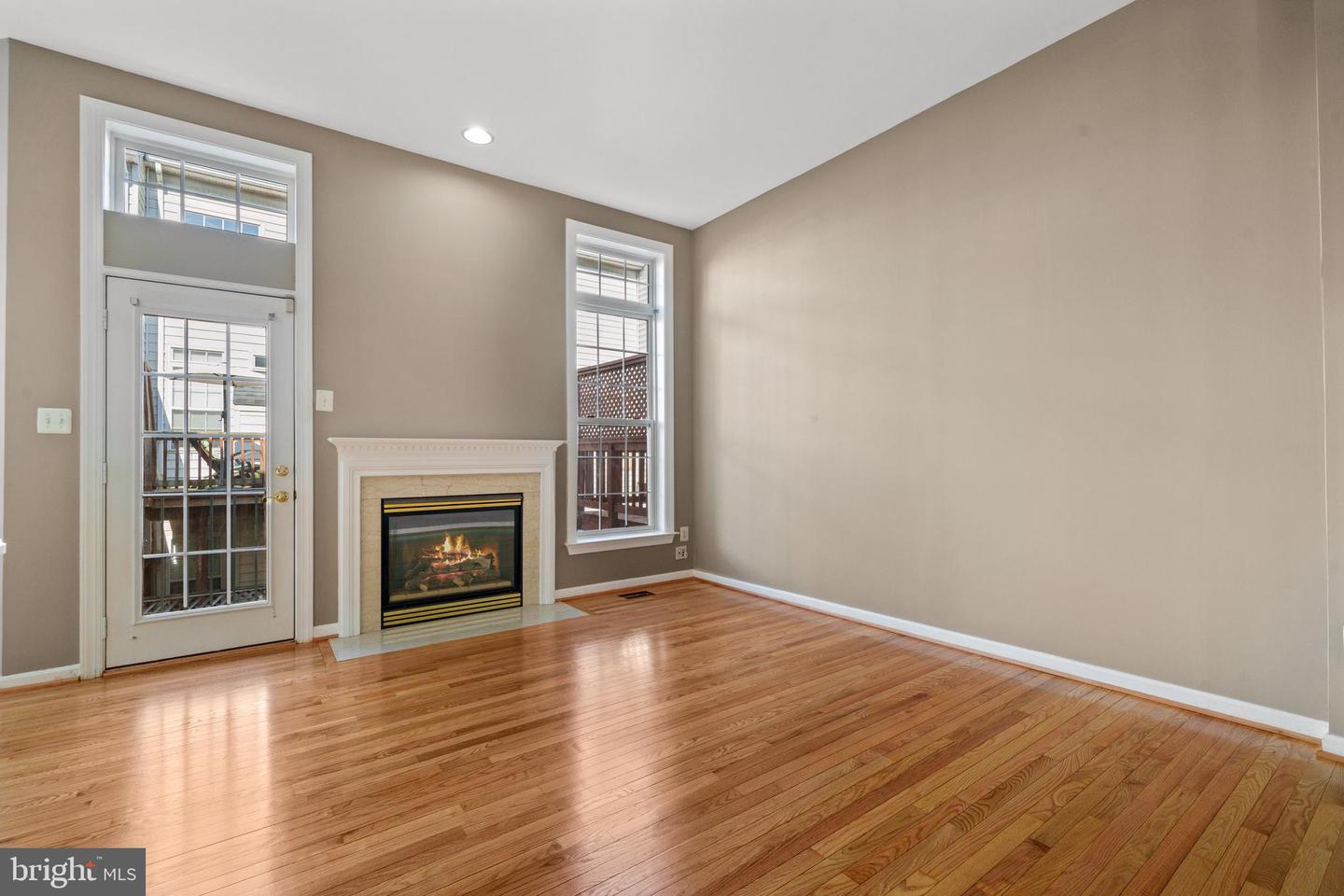 2825 LAURA GAE CIR, VIENNA, Virginia 22180, 3 Bedrooms Bedrooms, ,3 BathroomsBathrooms,Residential,For sale,2825 LAURA GAE CIR,VAFX2244048 MLS # VAFX2244048