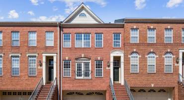 2825 LAURA GAE CIR, VIENNA, Virginia 22180, 3 Bedrooms Bedrooms, ,3 BathroomsBathrooms,Residential,For sale,2825 LAURA GAE CIR,VAFX2244048 MLS # VAFX2244048