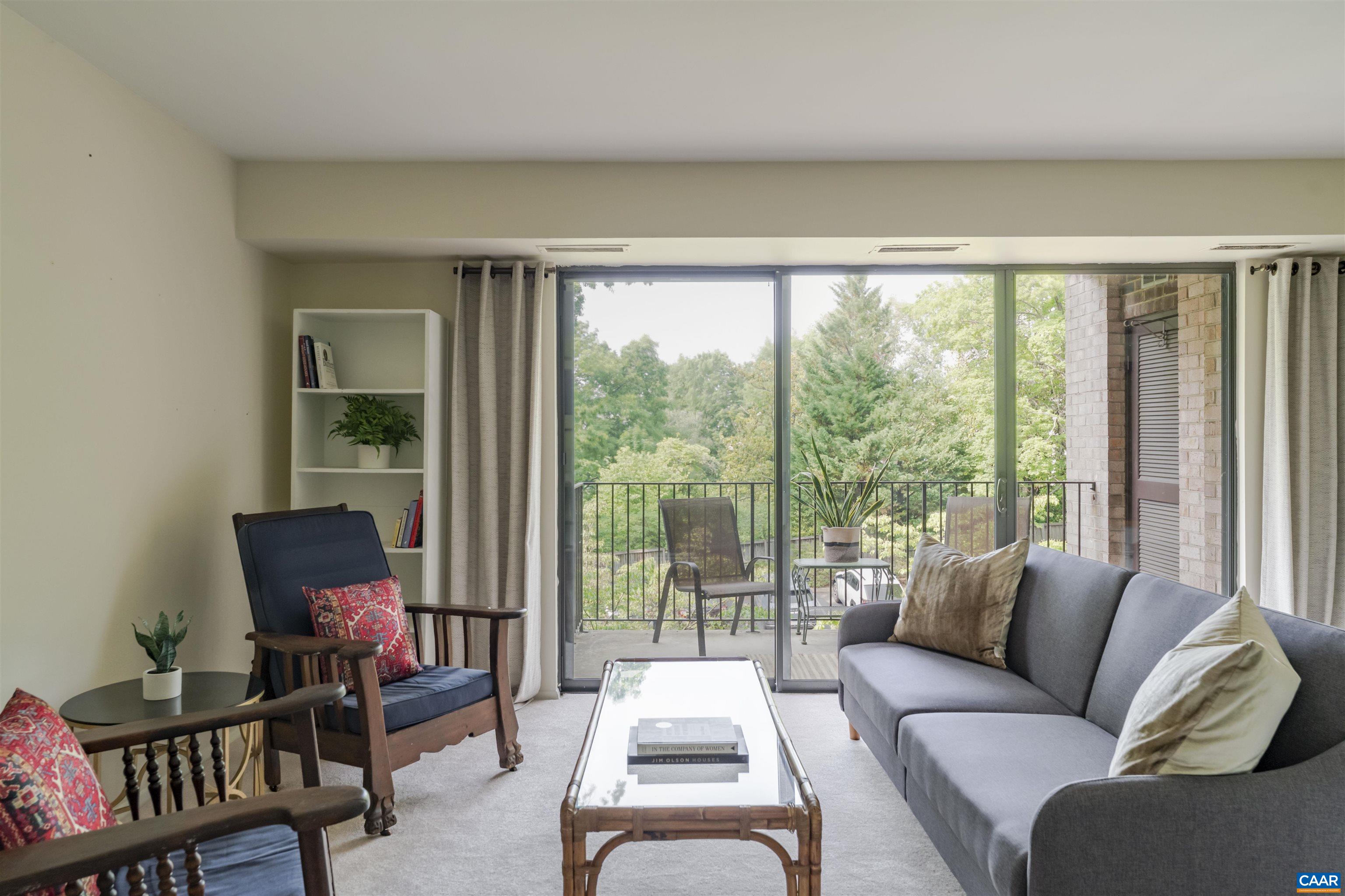 511 N 1ST ST, CHARLOTTESVILLE, Virginia 22902, 1 Bedroom Bedrooms, ,1 BathroomBathrooms,Residential,511 N 1ST ST,665489 MLS # 665489