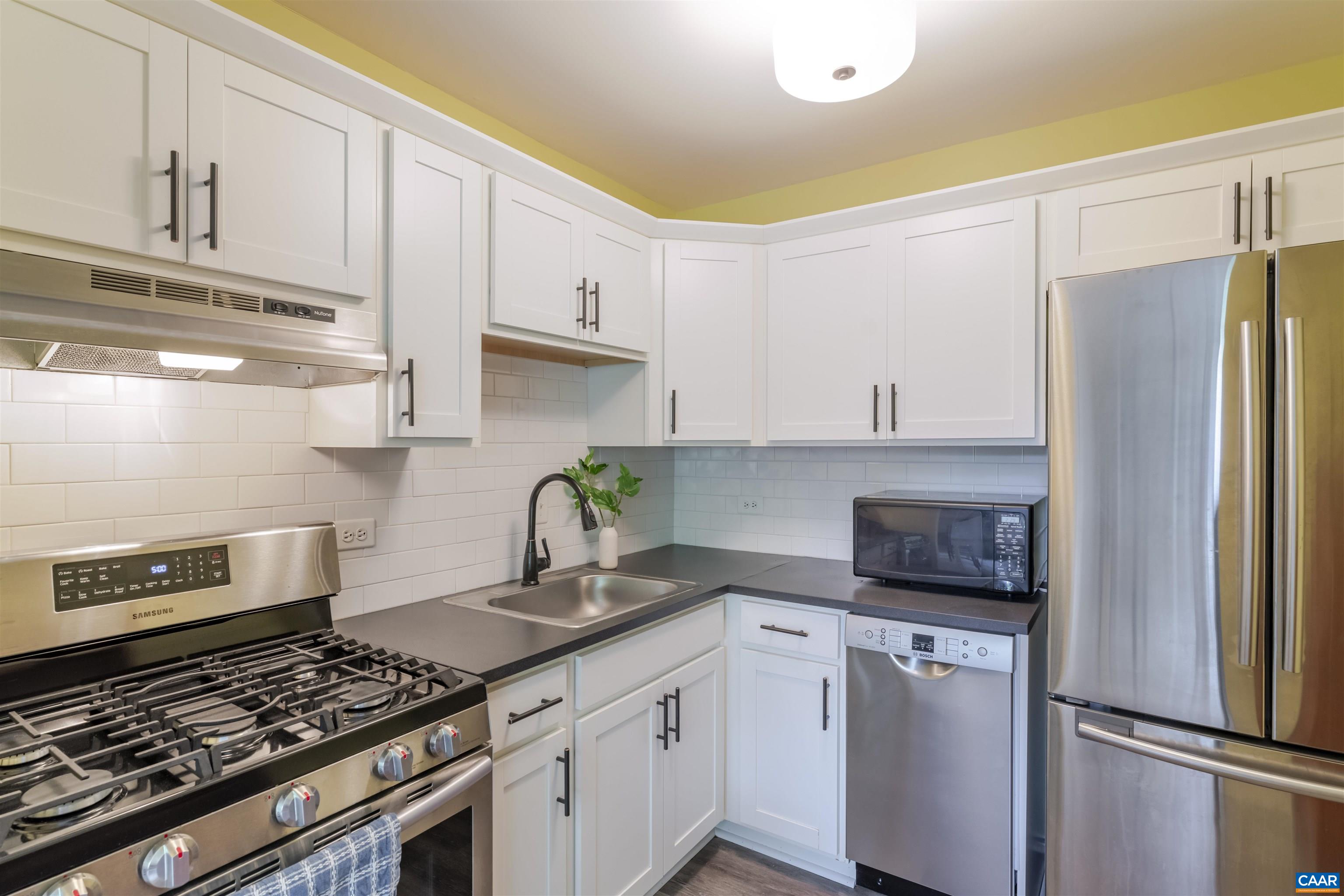 511 N 1ST ST, CHARLOTTESVILLE, Virginia 22902, 1 Bedroom Bedrooms, ,1 BathroomBathrooms,Residential,511 N 1ST ST,665489 MLS # 665489