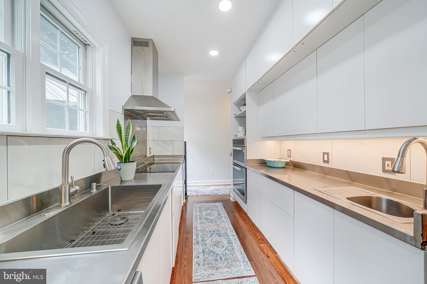1620 N GEORGE MASON DR, ARLINGTON, Virginia 22205, 4 Bedrooms Bedrooms, ,4 BathroomsBathrooms,Residential,For sale,1620 N GEORGE MASON DR,VAAR2058362 MLS # VAAR2058362