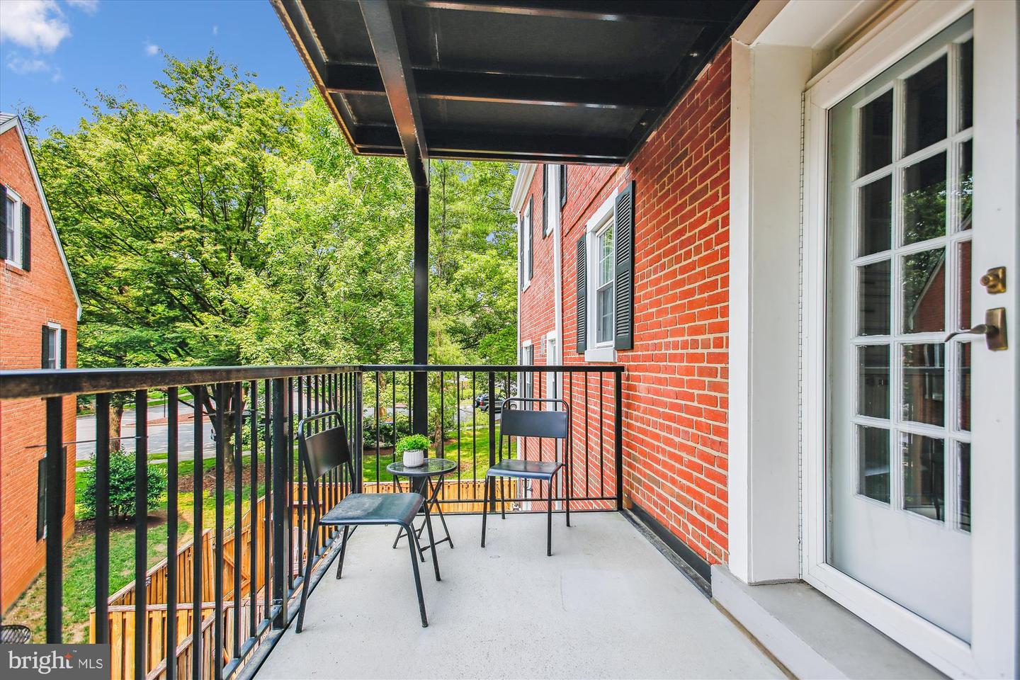 2802 S COLUMBUS ST #A2, ARLINGTON, Virginia 22206, 2 Bedrooms Bedrooms, ,2 BathroomsBathrooms,Residential,For sale,2802 S COLUMBUS ST #A2,VAAX2045842 MLS # VAAX2045842