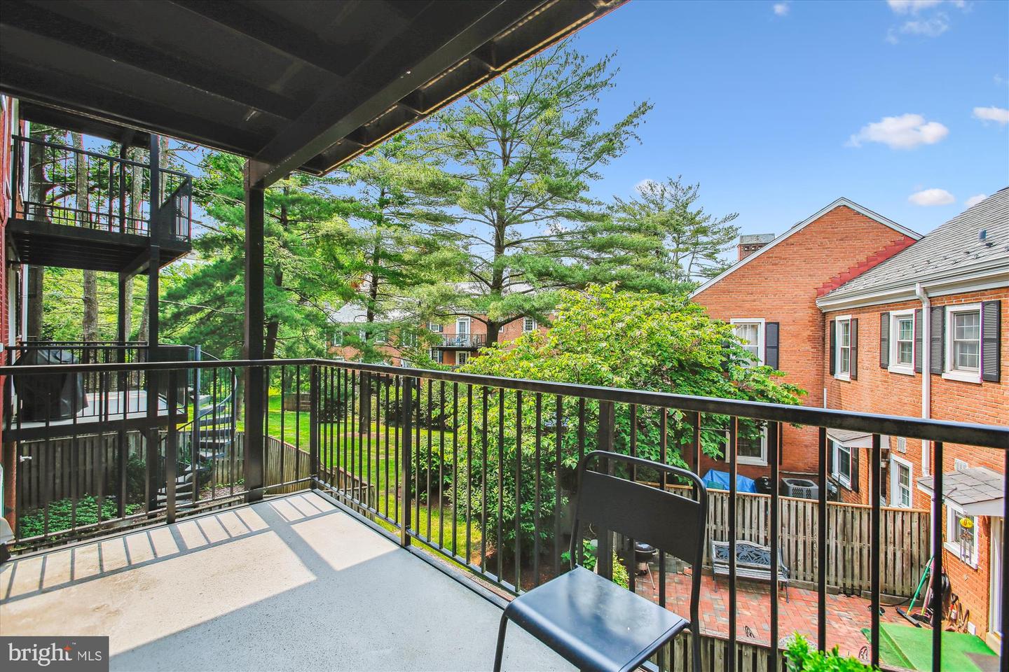 2802 S COLUMBUS ST #A2, ARLINGTON, Virginia 22206, 2 Bedrooms Bedrooms, ,2 BathroomsBathrooms,Residential,For sale,2802 S COLUMBUS ST #A2,VAAX2045842 MLS # VAAX2045842