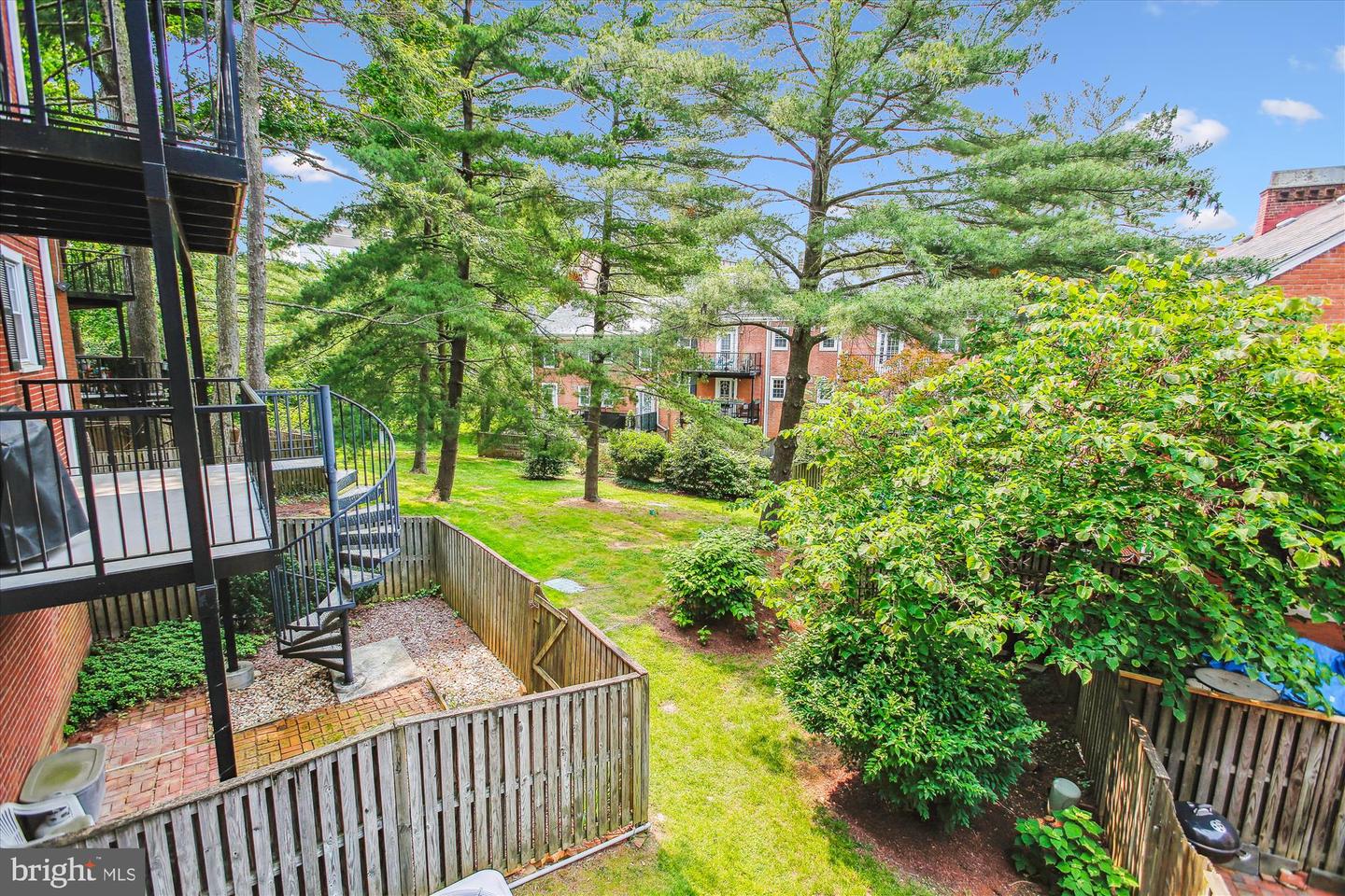 2802 S COLUMBUS ST #A2, ARLINGTON, Virginia 22206, 2 Bedrooms Bedrooms, ,2 BathroomsBathrooms,Residential,For sale,2802 S COLUMBUS ST #A2,VAAX2045842 MLS # VAAX2045842