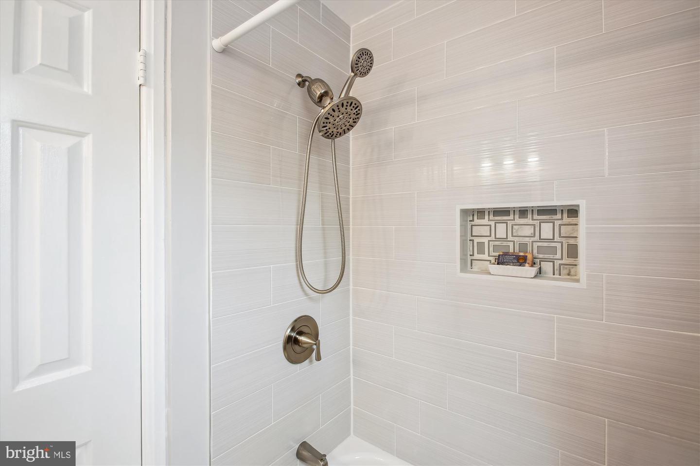 2802 S COLUMBUS ST #A2, ARLINGTON, Virginia 22206, 2 Bedrooms Bedrooms, ,2 BathroomsBathrooms,Residential,For sale,2802 S COLUMBUS ST #A2,VAAX2045842 MLS # VAAX2045842