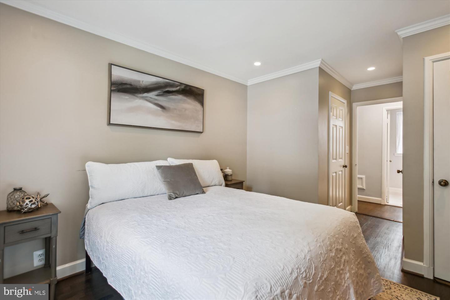 2802 S COLUMBUS ST #A2, ARLINGTON, Virginia 22206, 2 Bedrooms Bedrooms, ,2 BathroomsBathrooms,Residential,For sale,2802 S COLUMBUS ST #A2,VAAX2045842 MLS # VAAX2045842