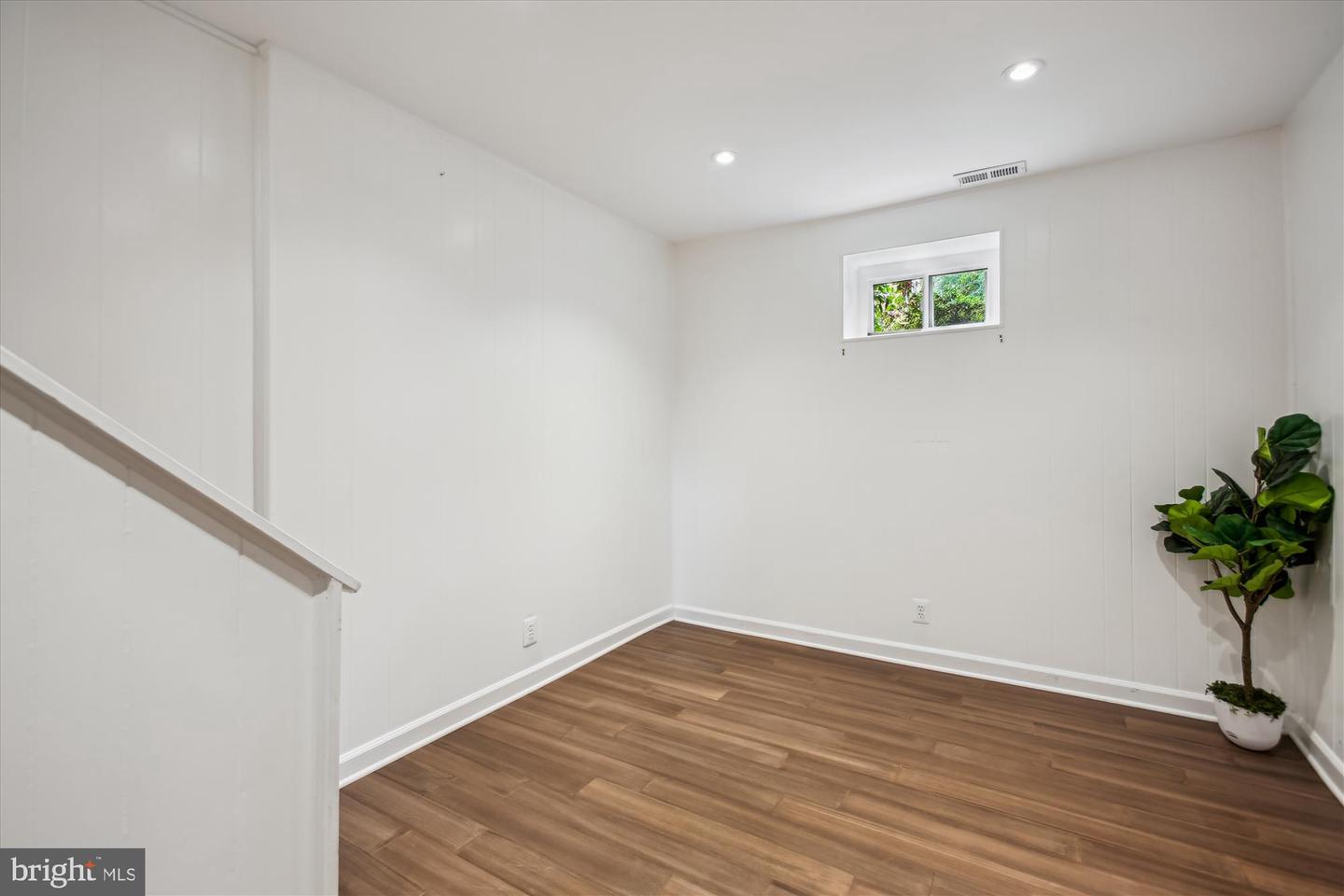 2802 S COLUMBUS ST #A2, ARLINGTON, Virginia 22206, 2 Bedrooms Bedrooms, ,2 BathroomsBathrooms,Residential,For sale,2802 S COLUMBUS ST #A2,VAAX2045842 MLS # VAAX2045842