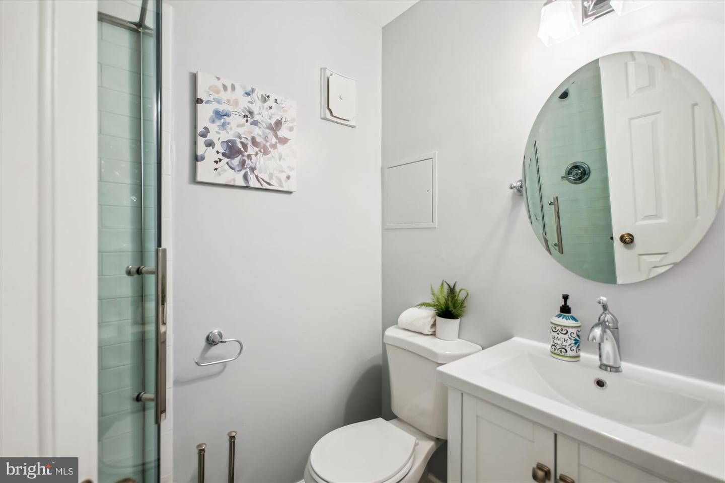 2802 S COLUMBUS ST #A2, ARLINGTON, Virginia 22206, 2 Bedrooms Bedrooms, ,2 BathroomsBathrooms,Residential,For sale,2802 S COLUMBUS ST #A2,VAAX2045842 MLS # VAAX2045842