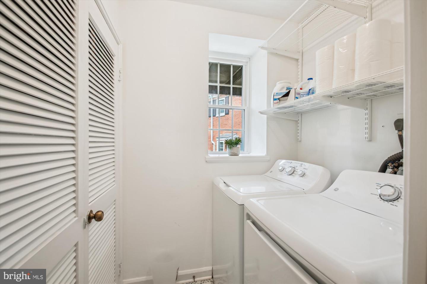 2802 S COLUMBUS ST #A2, ARLINGTON, Virginia 22206, 2 Bedrooms Bedrooms, ,2 BathroomsBathrooms,Residential,For sale,2802 S COLUMBUS ST #A2,VAAX2045842 MLS # VAAX2045842