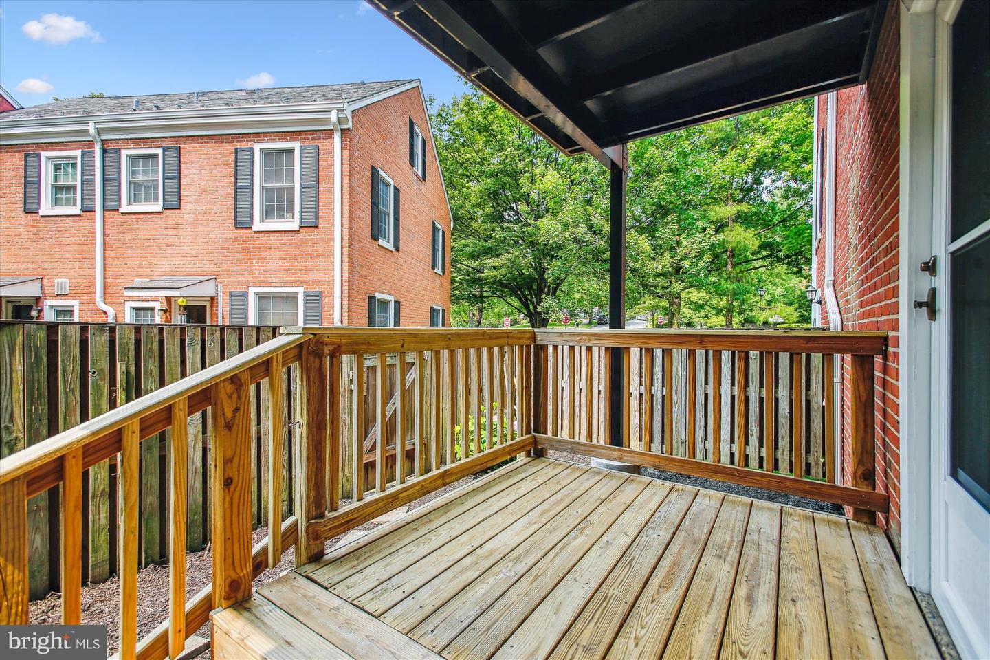 2802 S COLUMBUS ST #A2, ARLINGTON, Virginia 22206, 2 Bedrooms Bedrooms, ,2 BathroomsBathrooms,Residential,For sale,2802 S COLUMBUS ST #A2,VAAX2045842 MLS # VAAX2045842