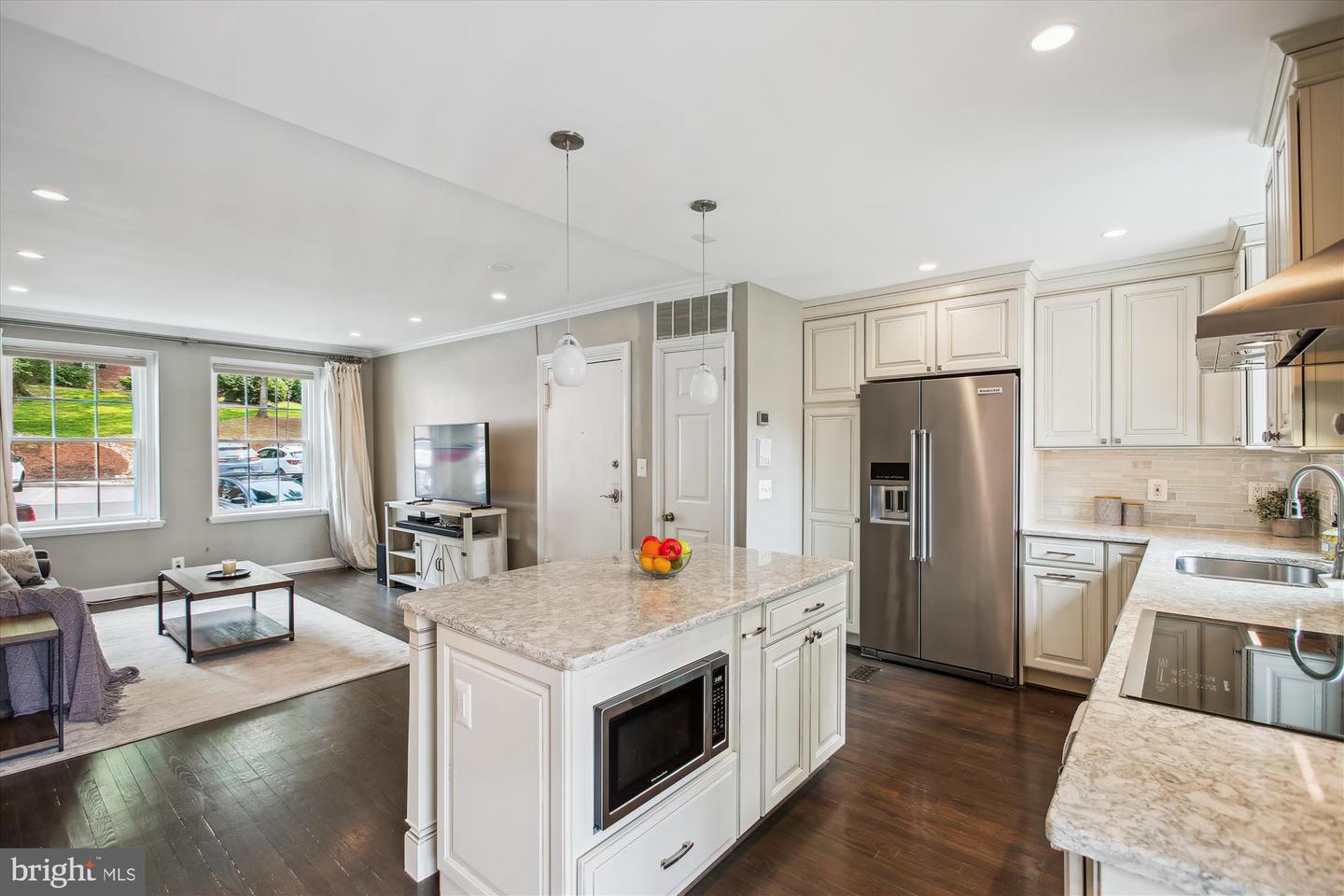 2802 S COLUMBUS ST #A2, ARLINGTON, Virginia 22206, 2 Bedrooms Bedrooms, ,2 BathroomsBathrooms,Residential,For sale,2802 S COLUMBUS ST #A2,VAAX2045842 MLS # VAAX2045842