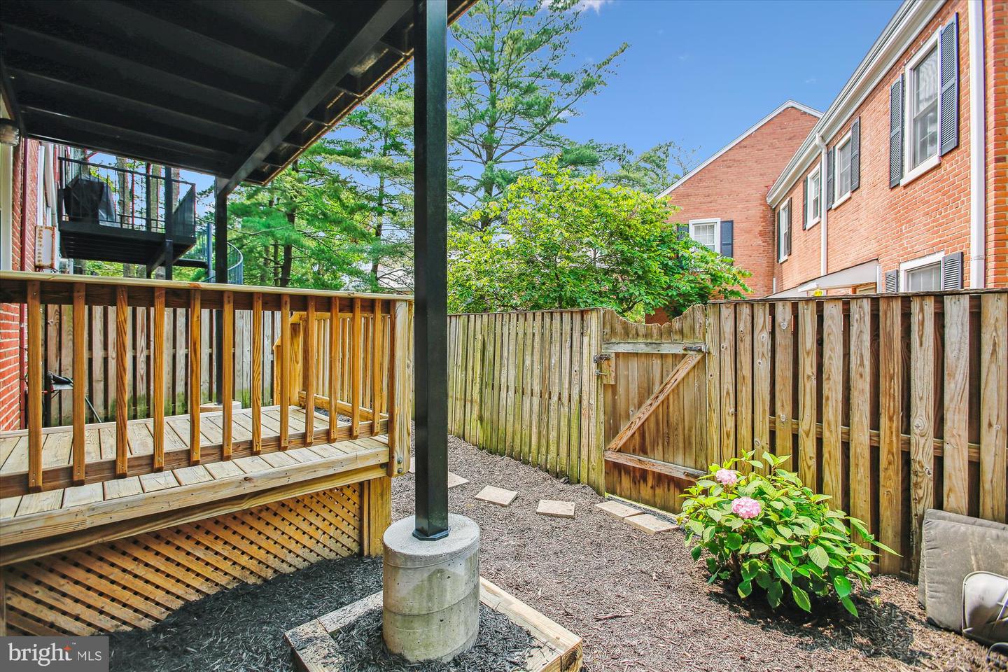 2802 S COLUMBUS ST #A2, ARLINGTON, Virginia 22206, 2 Bedrooms Bedrooms, ,2 BathroomsBathrooms,Residential,For sale,2802 S COLUMBUS ST #A2,VAAX2045842 MLS # VAAX2045842