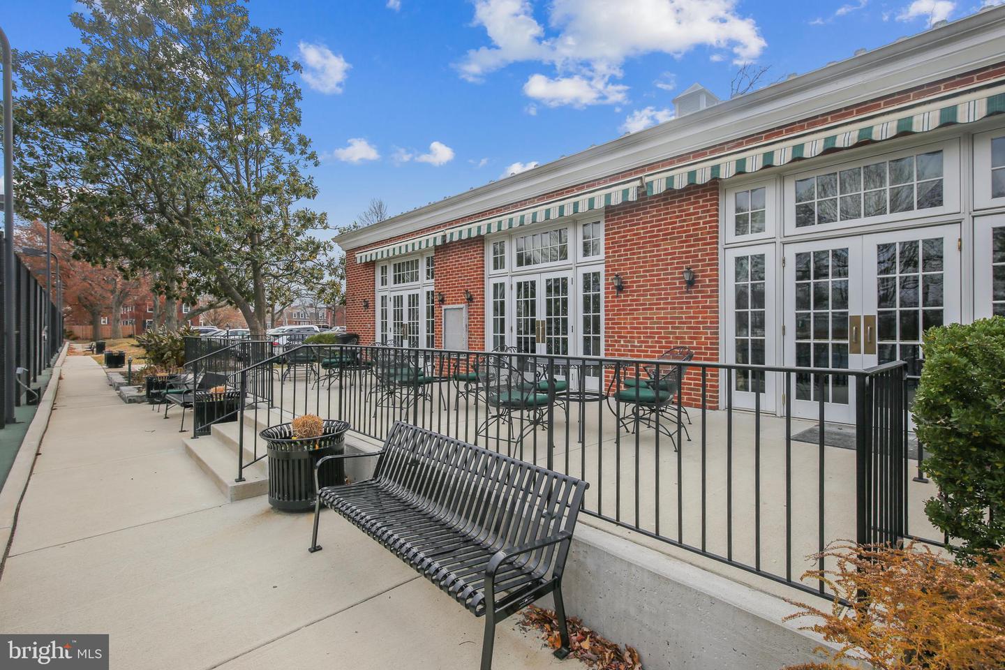 2802 S COLUMBUS ST #A2, ARLINGTON, Virginia 22206, 2 Bedrooms Bedrooms, ,2 BathroomsBathrooms,Residential,For sale,2802 S COLUMBUS ST #A2,VAAX2045842 MLS # VAAX2045842