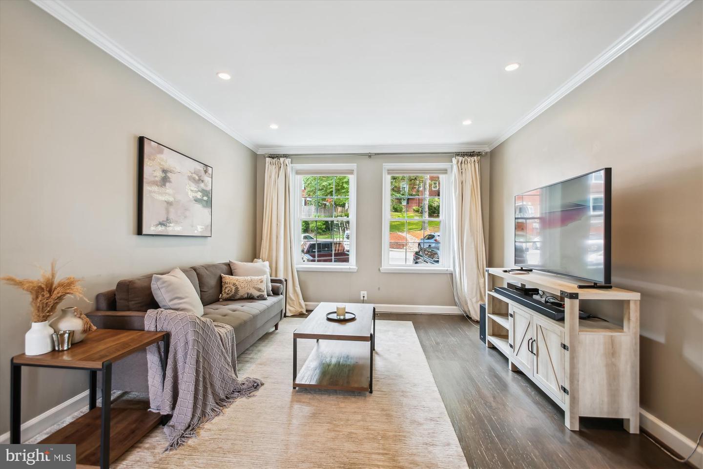 2802 S COLUMBUS ST #A2, ARLINGTON, Virginia 22206, 2 Bedrooms Bedrooms, ,2 BathroomsBathrooms,Residential,For sale,2802 S COLUMBUS ST #A2,VAAX2045842 MLS # VAAX2045842