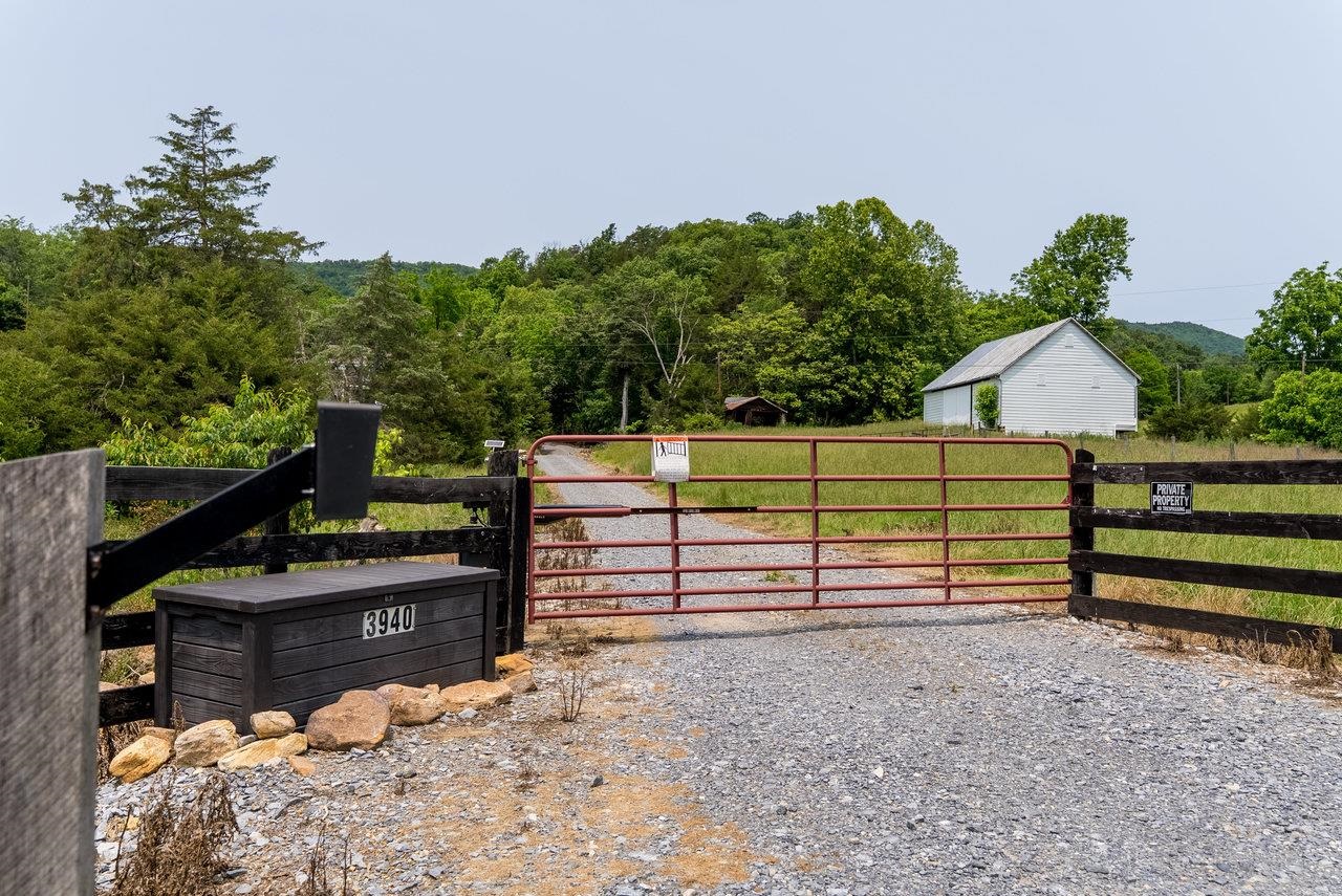 3940 US HWY 340, STANLEY, Virginia 22851, 1 Bedroom Bedrooms, ,2 BathroomsBathrooms,Residential,3940 US HWY 340,665496 MLS # 665496