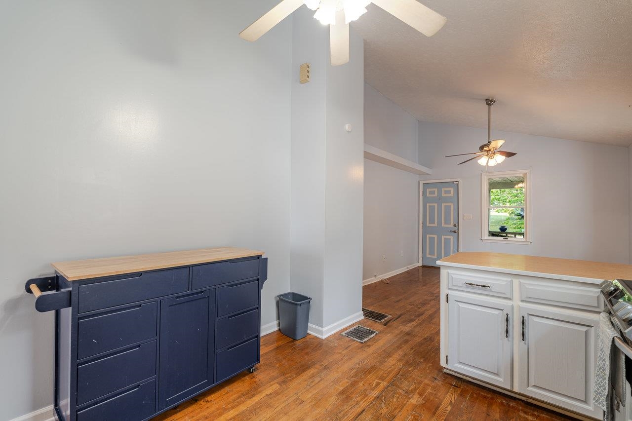 209 PARK AVE, GROTTOES, Virginia 24441, 2 Bedrooms Bedrooms, ,2 BathroomsBathrooms,Residential,209 PARK AVE,665497 MLS # 665497