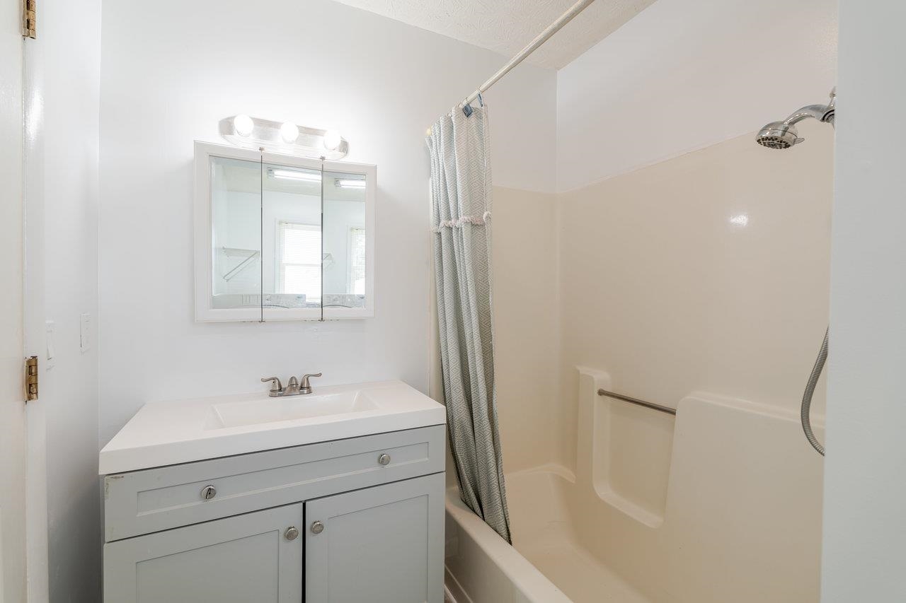 209 PARK AVE, GROTTOES, Virginia 24441, 2 Bedrooms Bedrooms, ,2 BathroomsBathrooms,Residential,209 PARK AVE,665497 MLS # 665497