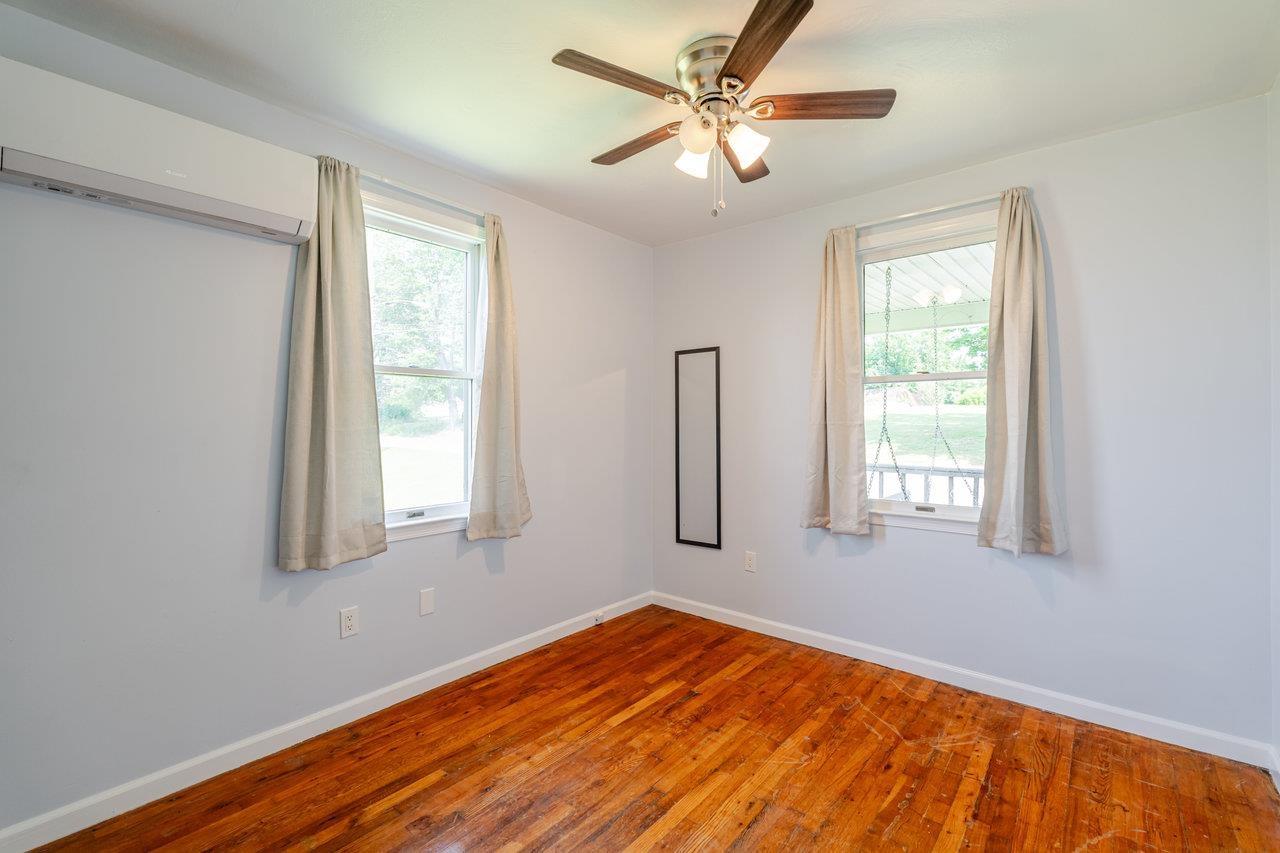 209 PARK AVE, GROTTOES, Virginia 24441, 2 Bedrooms Bedrooms, ,2 BathroomsBathrooms,Residential,209 PARK AVE,665497 MLS # 665497