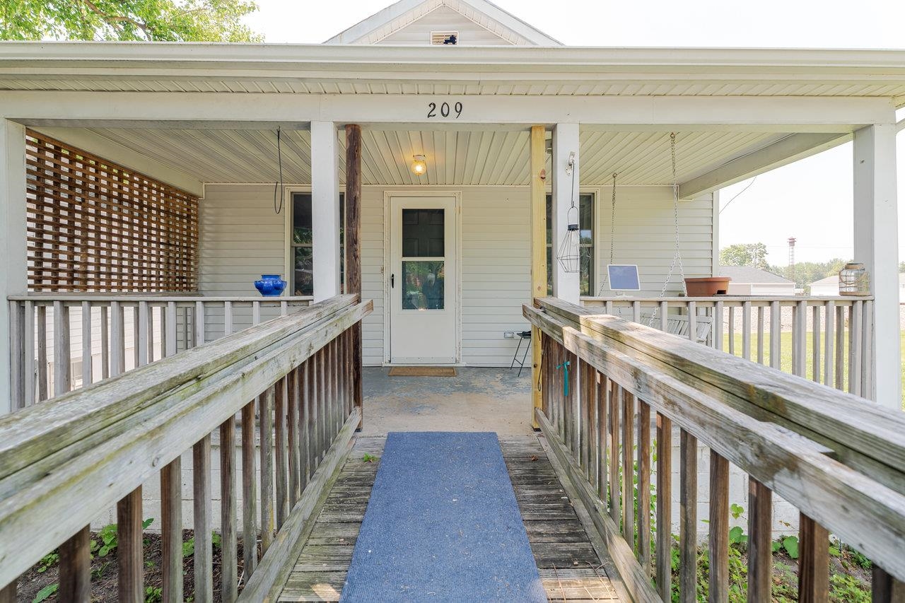 209 PARK AVE, GROTTOES, Virginia 24441, 2 Bedrooms Bedrooms, ,2 BathroomsBathrooms,Residential,209 PARK AVE,665497 MLS # 665497