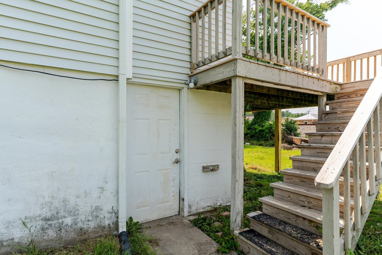 209 PARK AVE, GROTTOES, Virginia 24441, 2 Bedrooms Bedrooms, ,2 BathroomsBathrooms,Residential,209 PARK AVE,665497 MLS # 665497