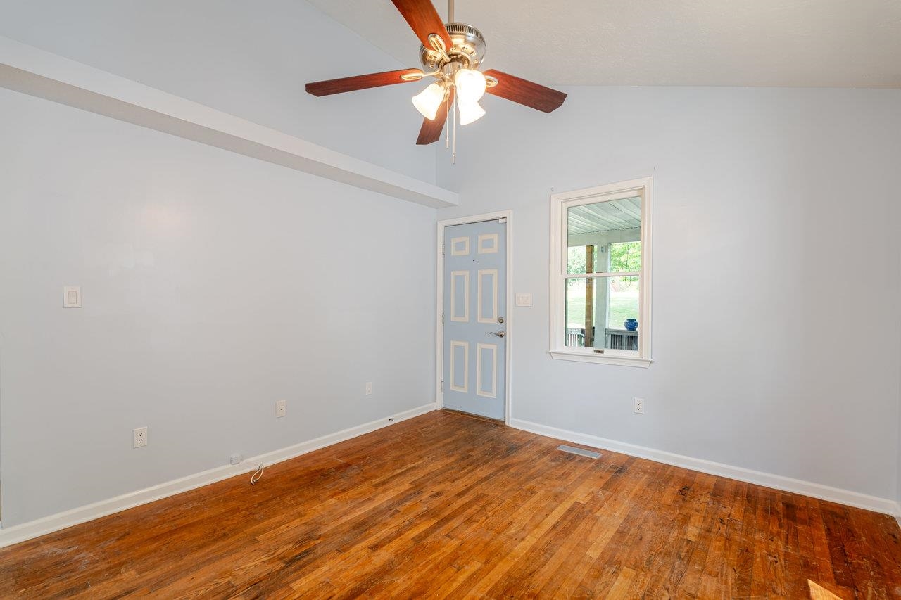 209 PARK AVE, GROTTOES, Virginia 24441, 2 Bedrooms Bedrooms, ,2 BathroomsBathrooms,Residential,209 PARK AVE,665497 MLS # 665497