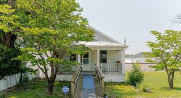 209 PARK AVE, GROTTOES, Virginia 24441, 2 Bedrooms Bedrooms, ,2 BathroomsBathrooms,Residential,209 PARK AVE,665497 MLS # 665497