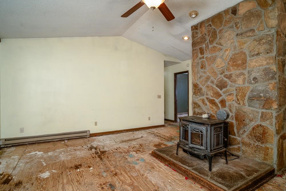 417 ALLEGHANY DR, MCGAHEYSVILLE, Virginia 22840, 3 Bedrooms Bedrooms, ,2 BathroomsBathrooms,Residential,417 ALLEGHANY DR,665499 MLS # 665499