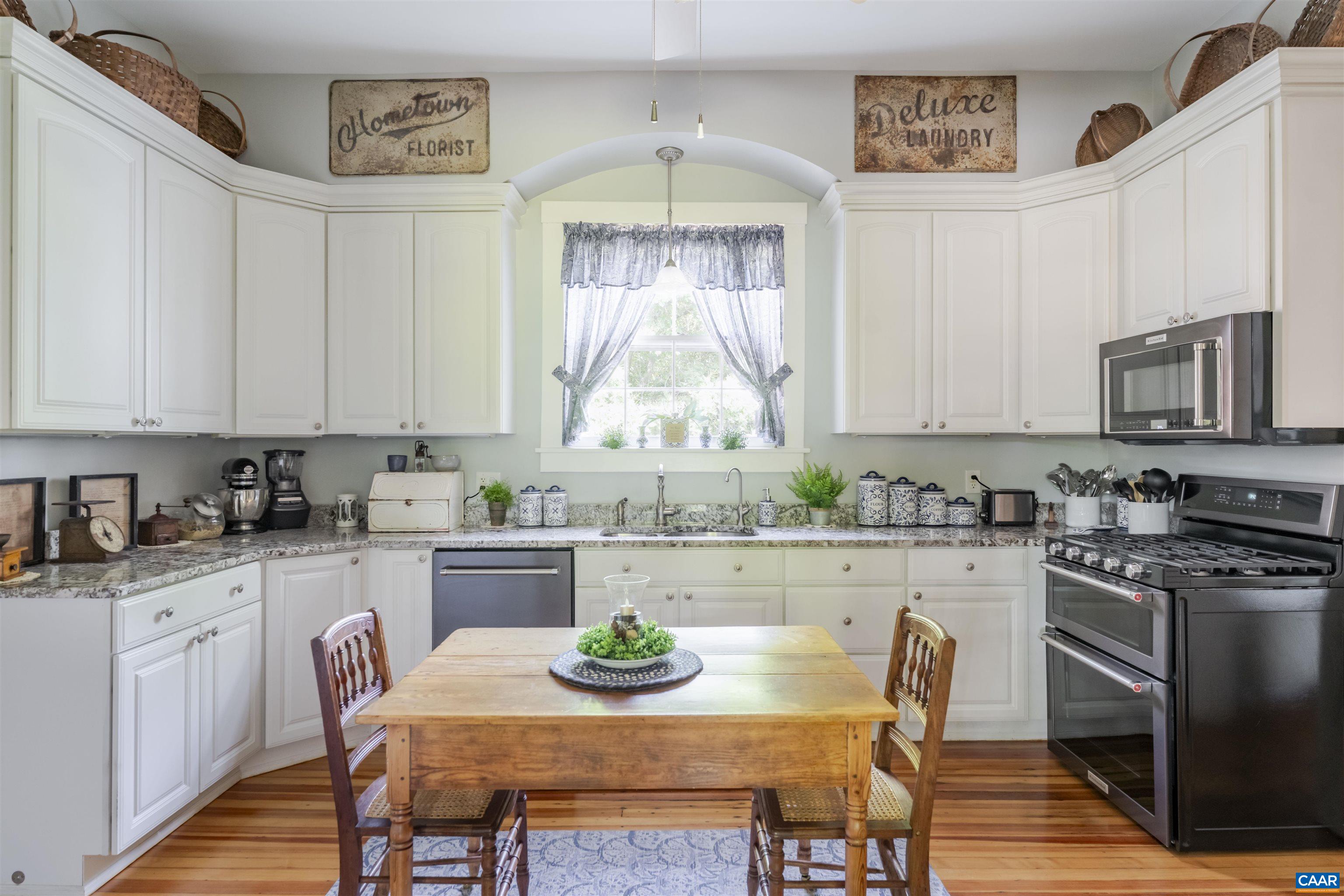 1417 N AUGUSTA ST, STAUNTON, Virginia 24401, 5 Bedrooms Bedrooms, ,4 BathroomsBathrooms,Residential,Edge Hill,1417 N AUGUSTA ST,665500 MLS # 665500