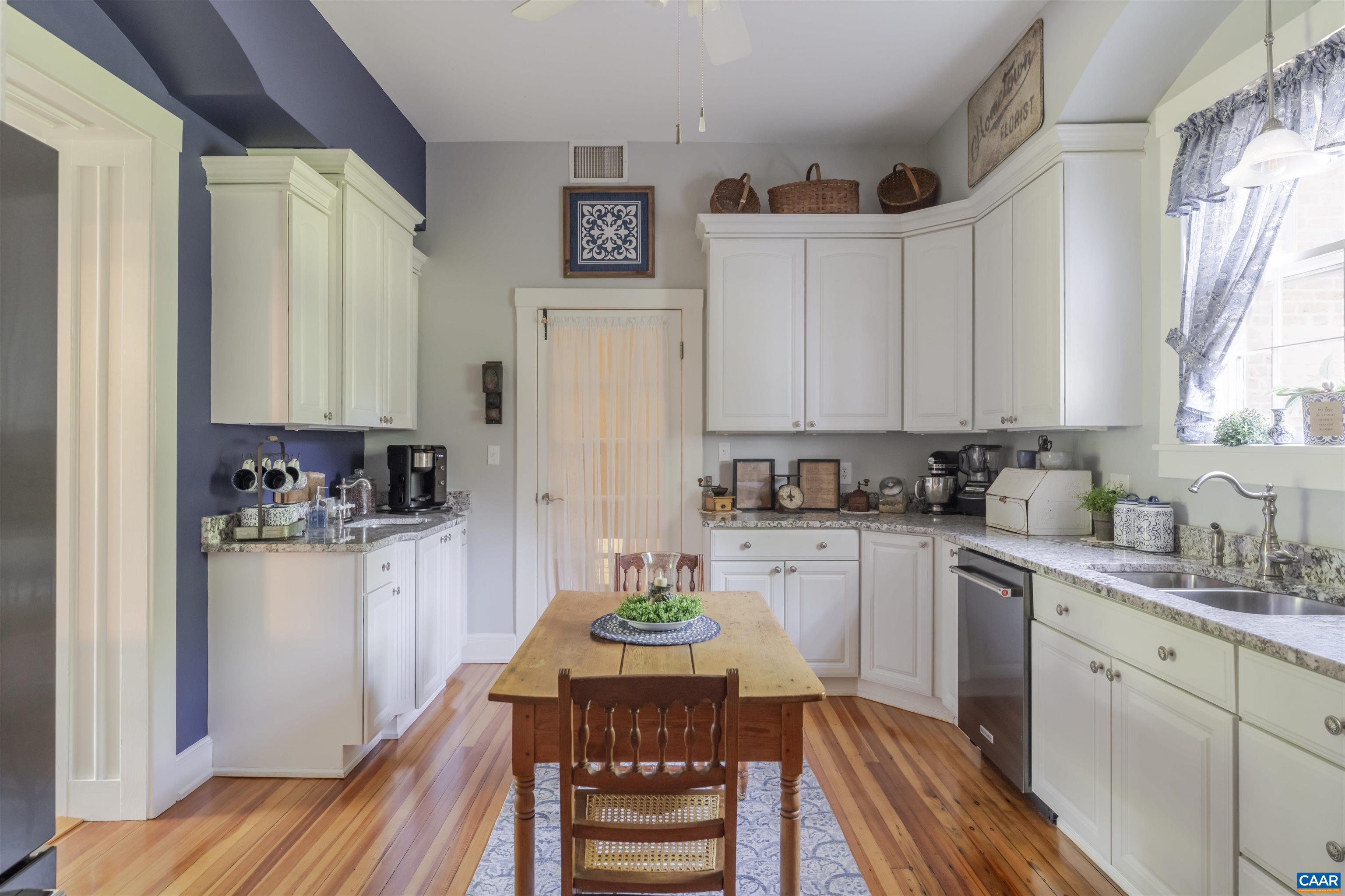1417 N AUGUSTA ST, STAUNTON, Virginia 24401, 5 Bedrooms Bedrooms, ,4 BathroomsBathrooms,Residential,Edge Hill,1417 N AUGUSTA ST,665500 MLS # 665500