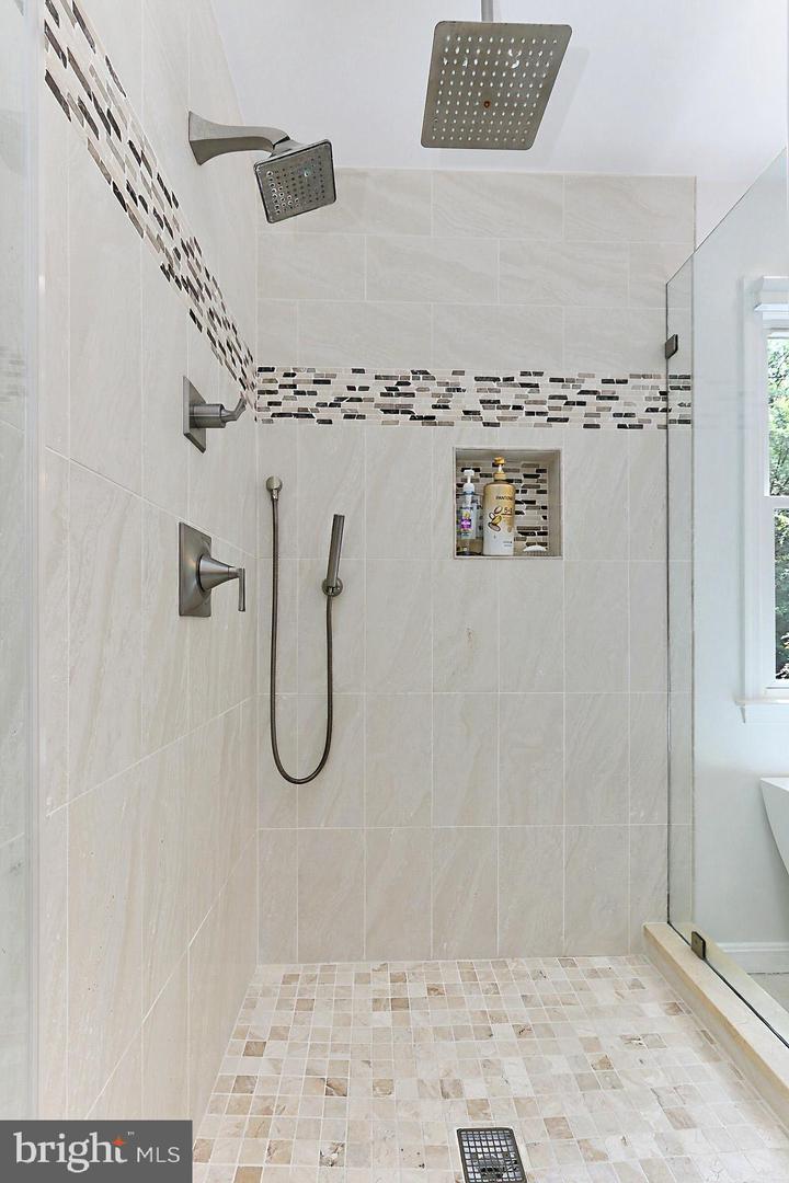 6104 ARRINGTON DR, FAIRFAX STATION, Virginia 22039, 4 Bedrooms Bedrooms, ,2 BathroomsBathrooms,Residential,For sale,6104 ARRINGTON DR,VAFX2244072 MLS # VAFX2244072