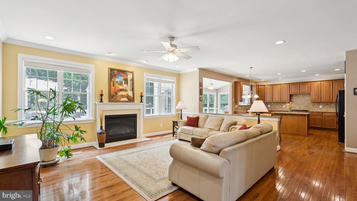 5905 BERRYVILLE CT, HAYMARKET, Virginia 20169, 6 Bedrooms Bedrooms, ,4 BathroomsBathrooms,Residential,For sale,5905 BERRYVILLE CT,VAPW2095834 MLS # VAPW2095834
