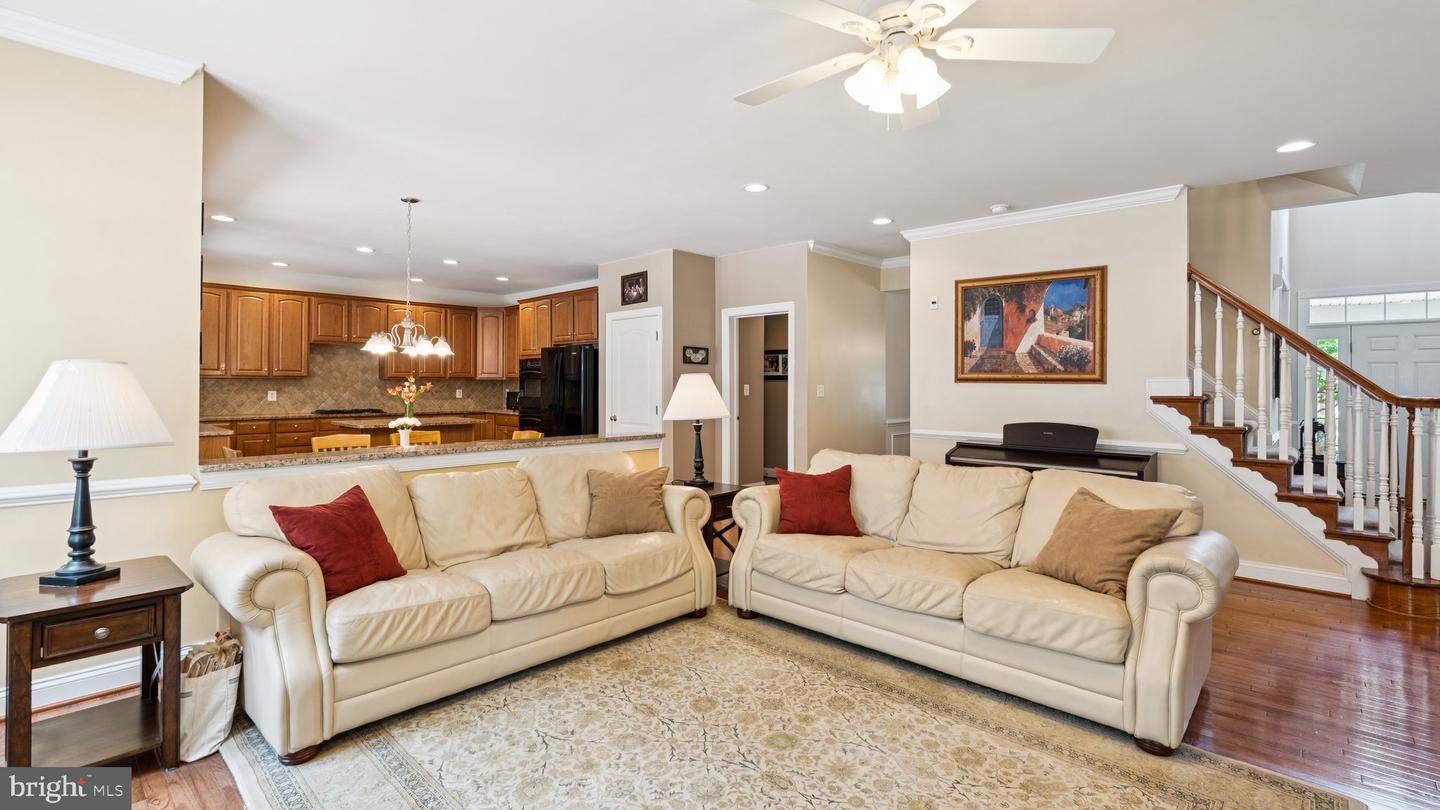5905 BERRYVILLE CT, HAYMARKET, Virginia 20169, 6 Bedrooms Bedrooms, ,4 BathroomsBathrooms,Residential,For sale,5905 BERRYVILLE CT,VAPW2095834 MLS # VAPW2095834