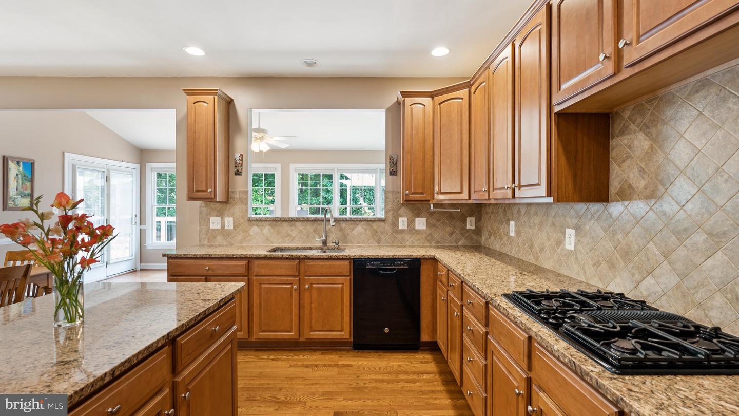 5905 BERRYVILLE CT, HAYMARKET, Virginia 20169, 6 Bedrooms Bedrooms, ,4 BathroomsBathrooms,Residential,For sale,5905 BERRYVILLE CT,VAPW2095834 MLS # VAPW2095834