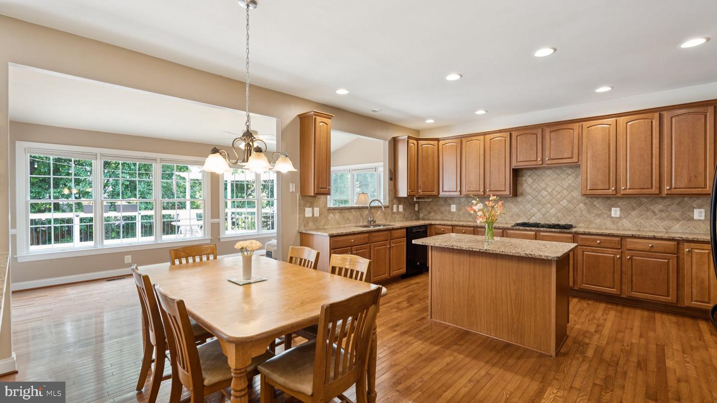 5905 BERRYVILLE CT, HAYMARKET, Virginia 20169, 6 Bedrooms Bedrooms, ,4 BathroomsBathrooms,Residential,For sale,5905 BERRYVILLE CT,VAPW2095834 MLS # VAPW2095834