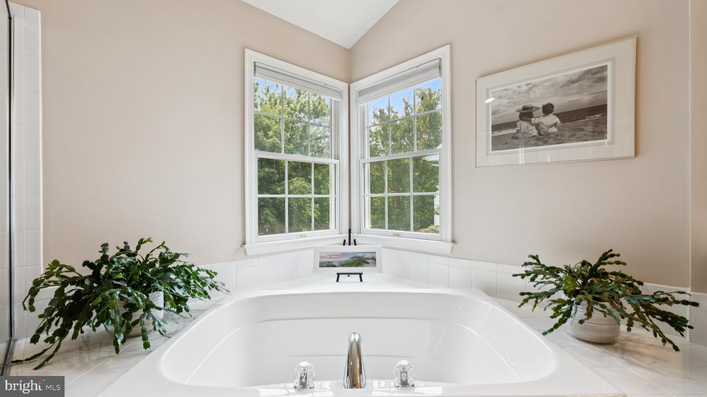 5905 BERRYVILLE CT, HAYMARKET, Virginia 20169, 6 Bedrooms Bedrooms, ,4 BathroomsBathrooms,Residential,For sale,5905 BERRYVILLE CT,VAPW2095834 MLS # VAPW2095834