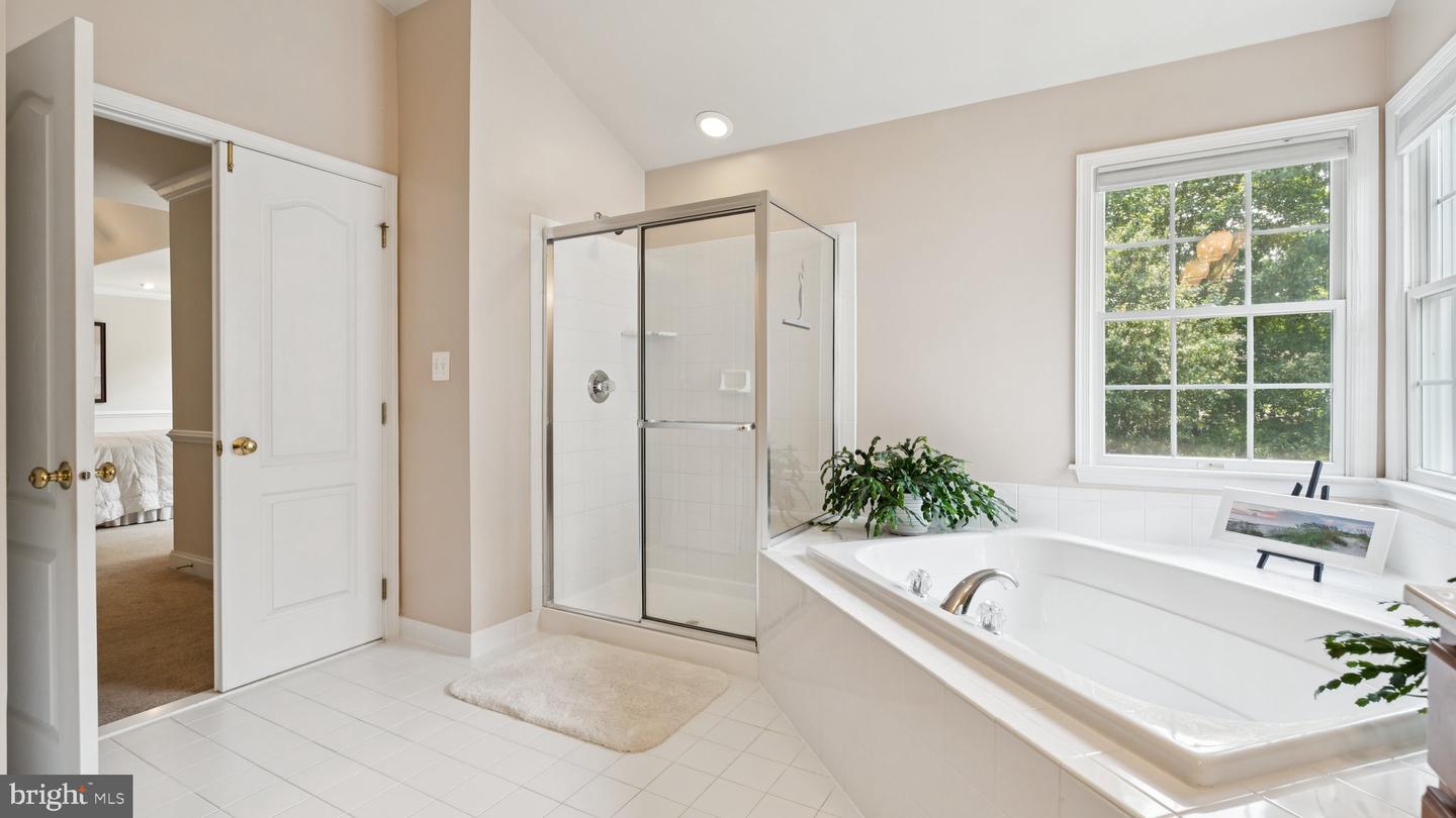 5905 BERRYVILLE CT, HAYMARKET, Virginia 20169, 6 Bedrooms Bedrooms, ,4 BathroomsBathrooms,Residential,For sale,5905 BERRYVILLE CT,VAPW2095834 MLS # VAPW2095834
