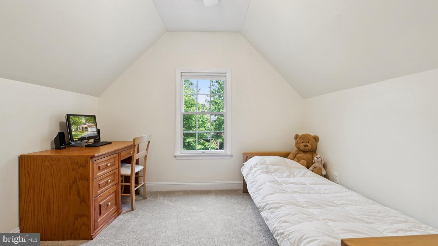 5905 BERRYVILLE CT, HAYMARKET, Virginia 20169, 6 Bedrooms Bedrooms, ,4 BathroomsBathrooms,Residential,For sale,5905 BERRYVILLE CT,VAPW2095834 MLS # VAPW2095834