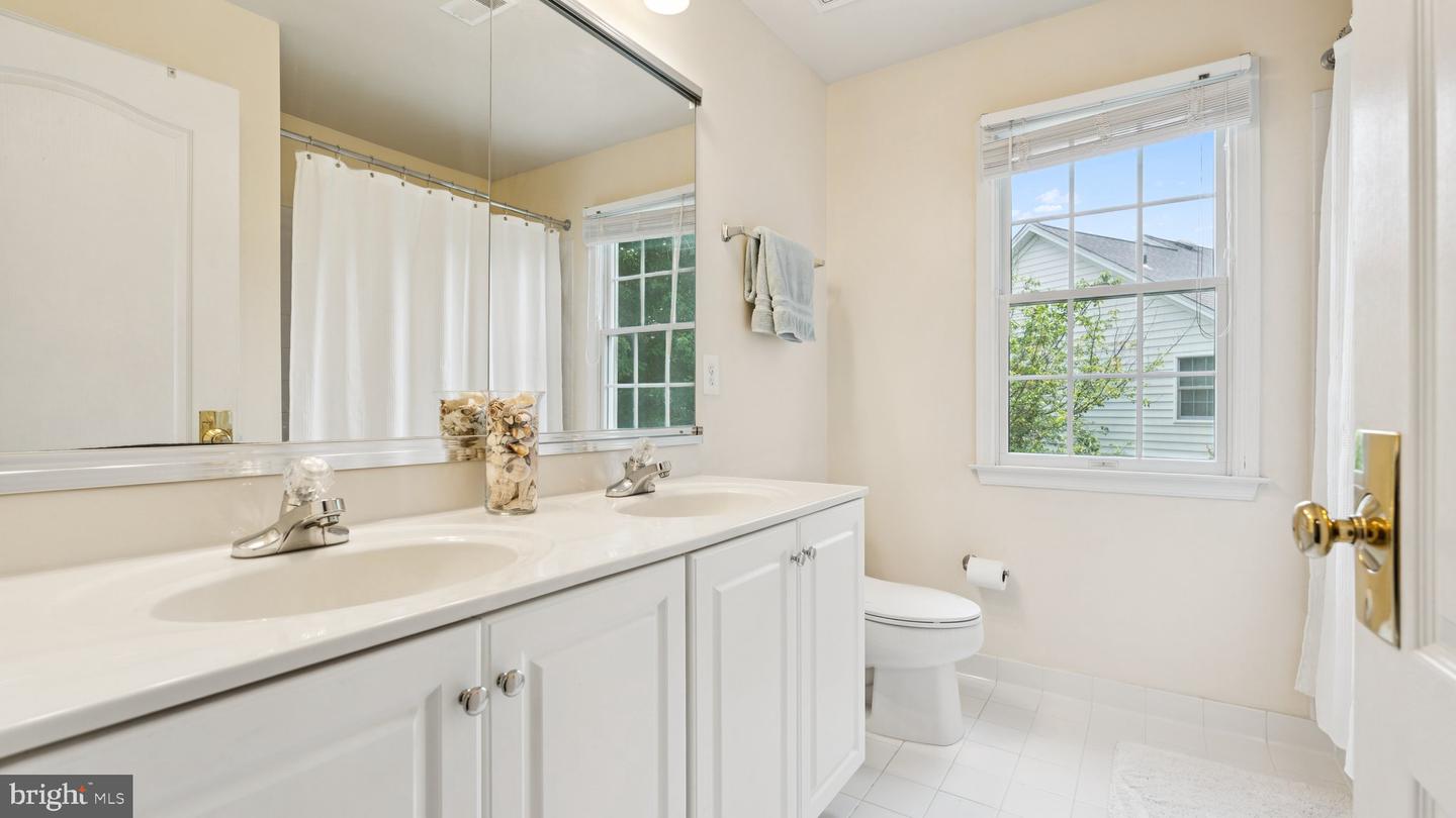 5905 BERRYVILLE CT, HAYMARKET, Virginia 20169, 6 Bedrooms Bedrooms, ,4 BathroomsBathrooms,Residential,For sale,5905 BERRYVILLE CT,VAPW2095834 MLS # VAPW2095834