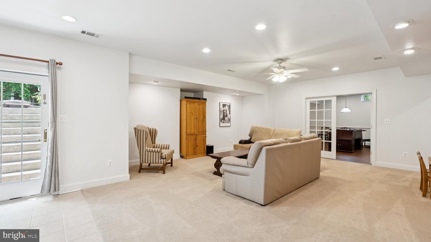 5905 BERRYVILLE CT, HAYMARKET, Virginia 20169, 6 Bedrooms Bedrooms, ,4 BathroomsBathrooms,Residential,For sale,5905 BERRYVILLE CT,VAPW2095834 MLS # VAPW2095834