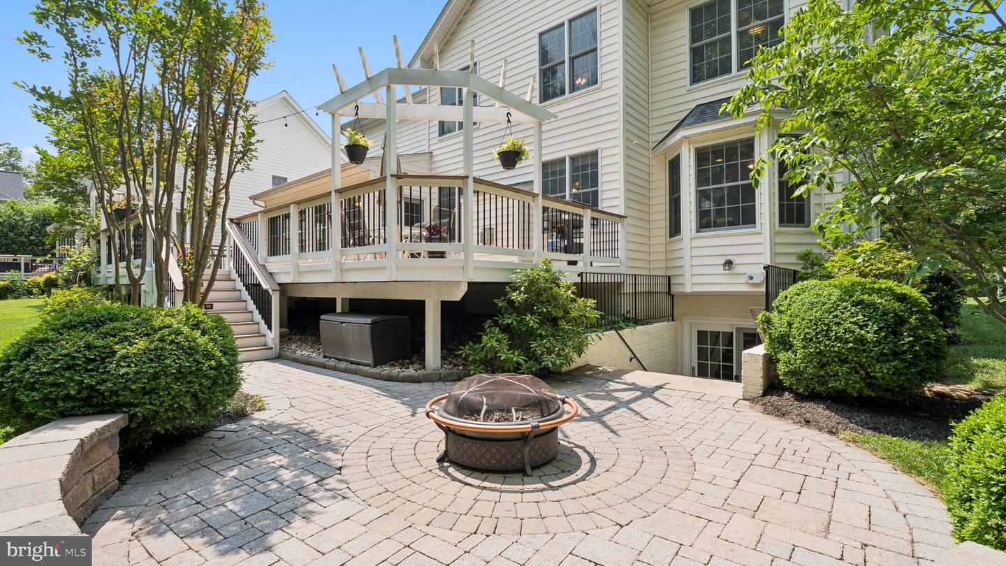 5905 BERRYVILLE CT, HAYMARKET, Virginia 20169, 6 Bedrooms Bedrooms, ,4 BathroomsBathrooms,Residential,For sale,5905 BERRYVILLE CT,VAPW2095834 MLS # VAPW2095834